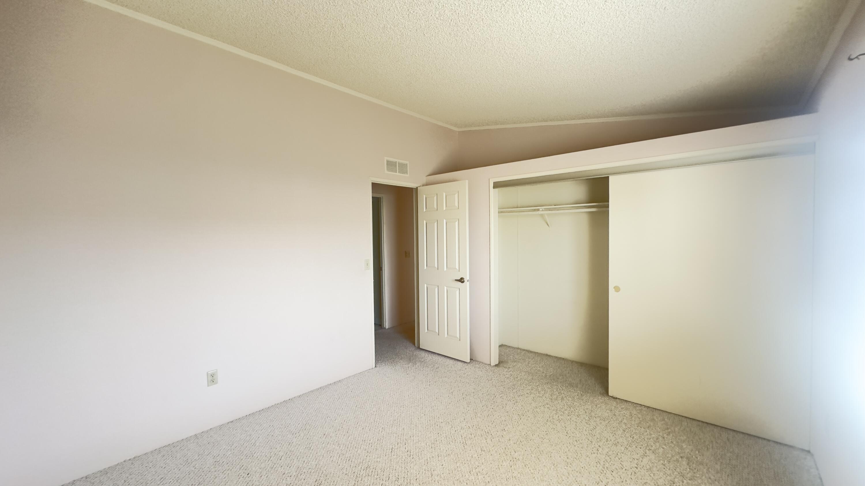 2459 N Oaks St #28, Tulare, CA 93274