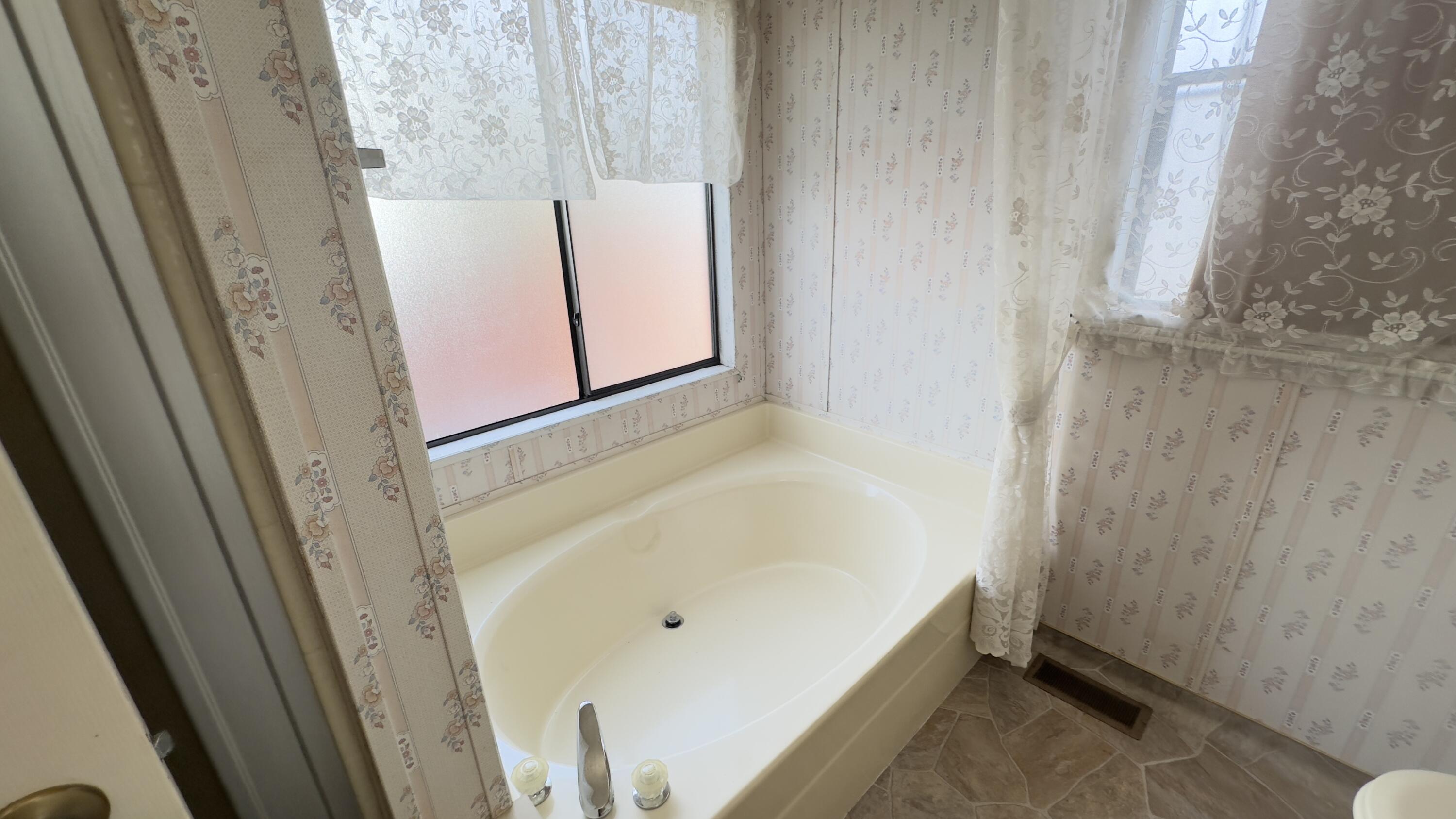 2459 N Oaks St #28, Tulare, CA 93274