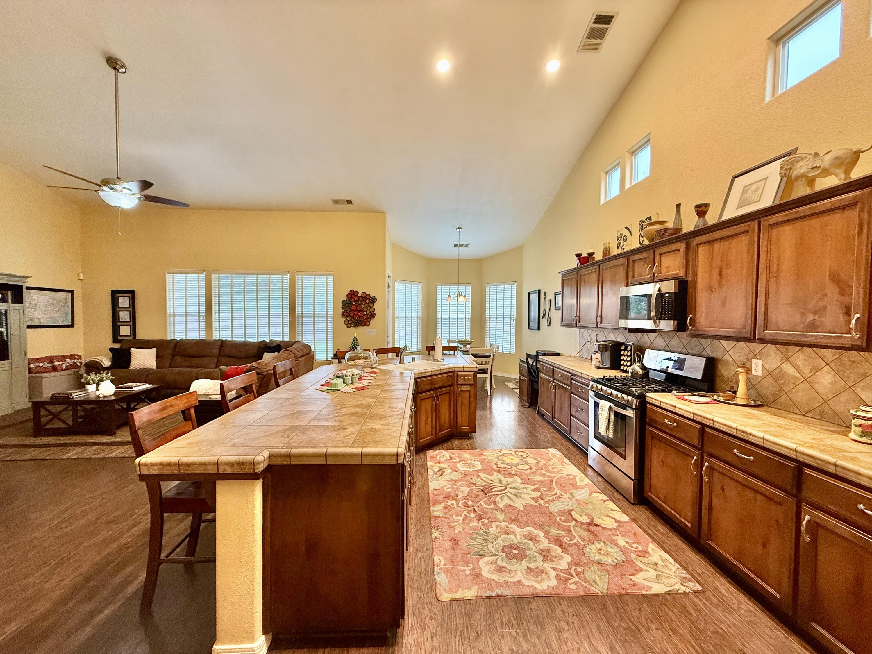 1520 W San Lucia Ave, Porterville, CA 93257