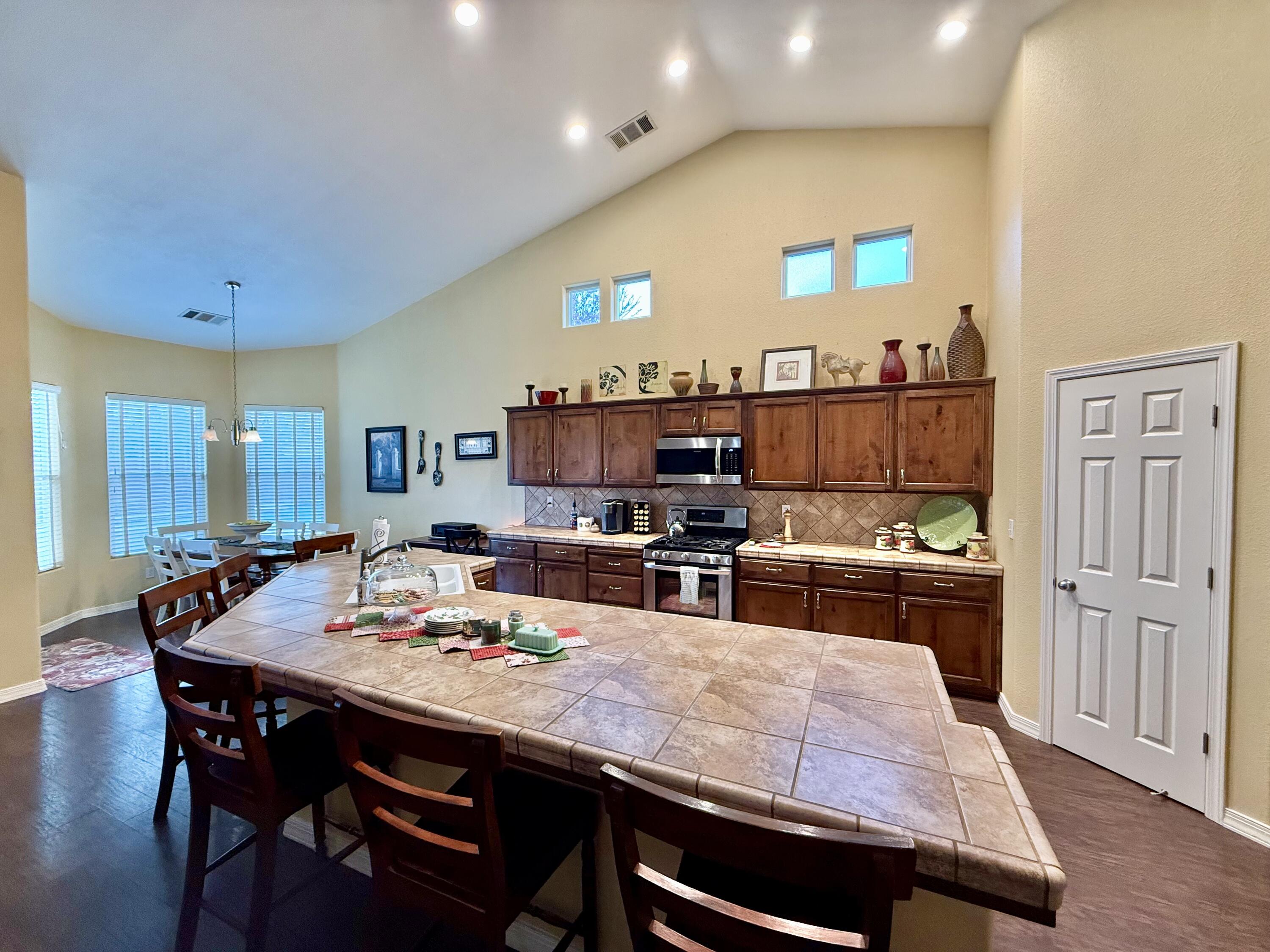 1520 W San Lucia Ave, Porterville, CA 93257