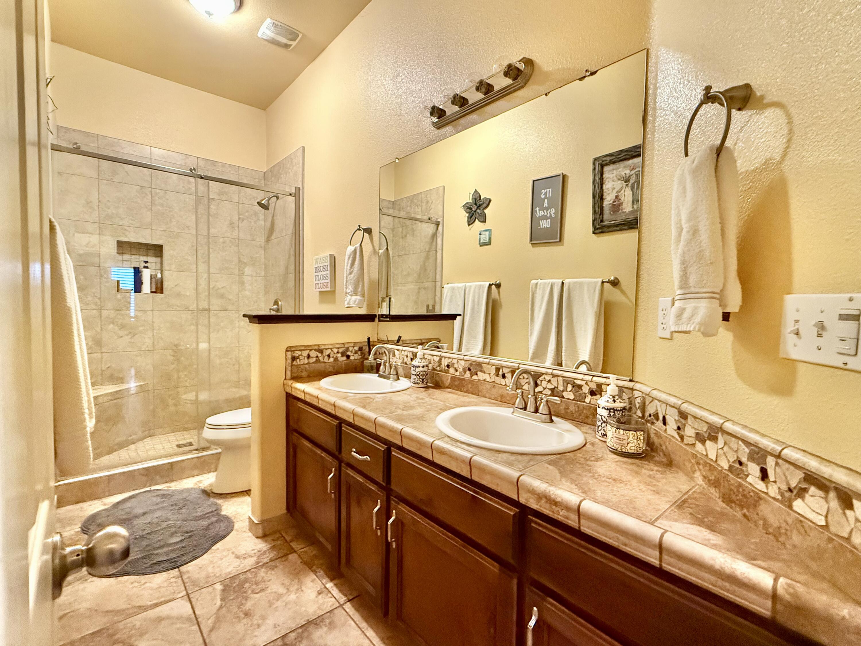 1520 W San Lucia Ave, Porterville, CA 93257