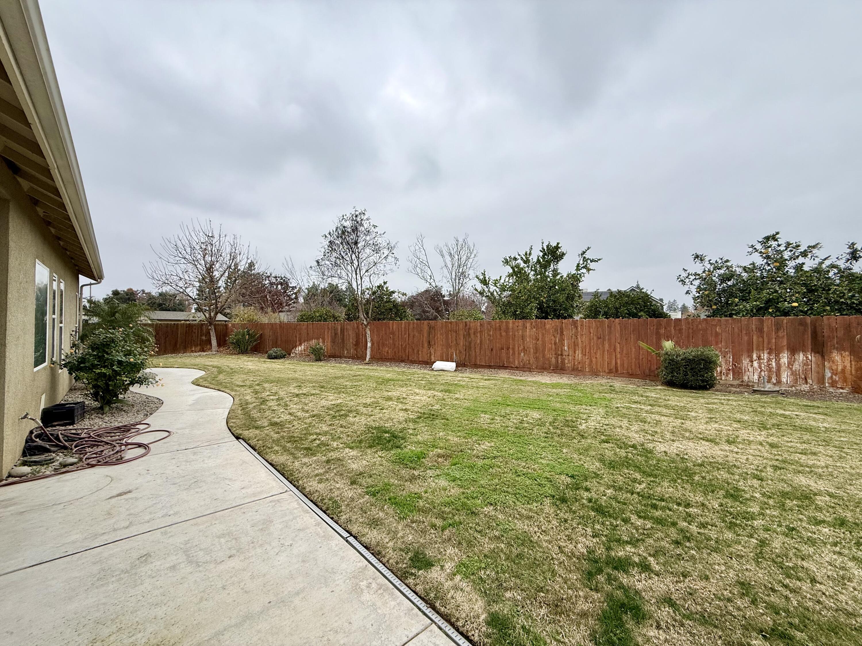 1520 W San Lucia Ave, Porterville, CA 93257