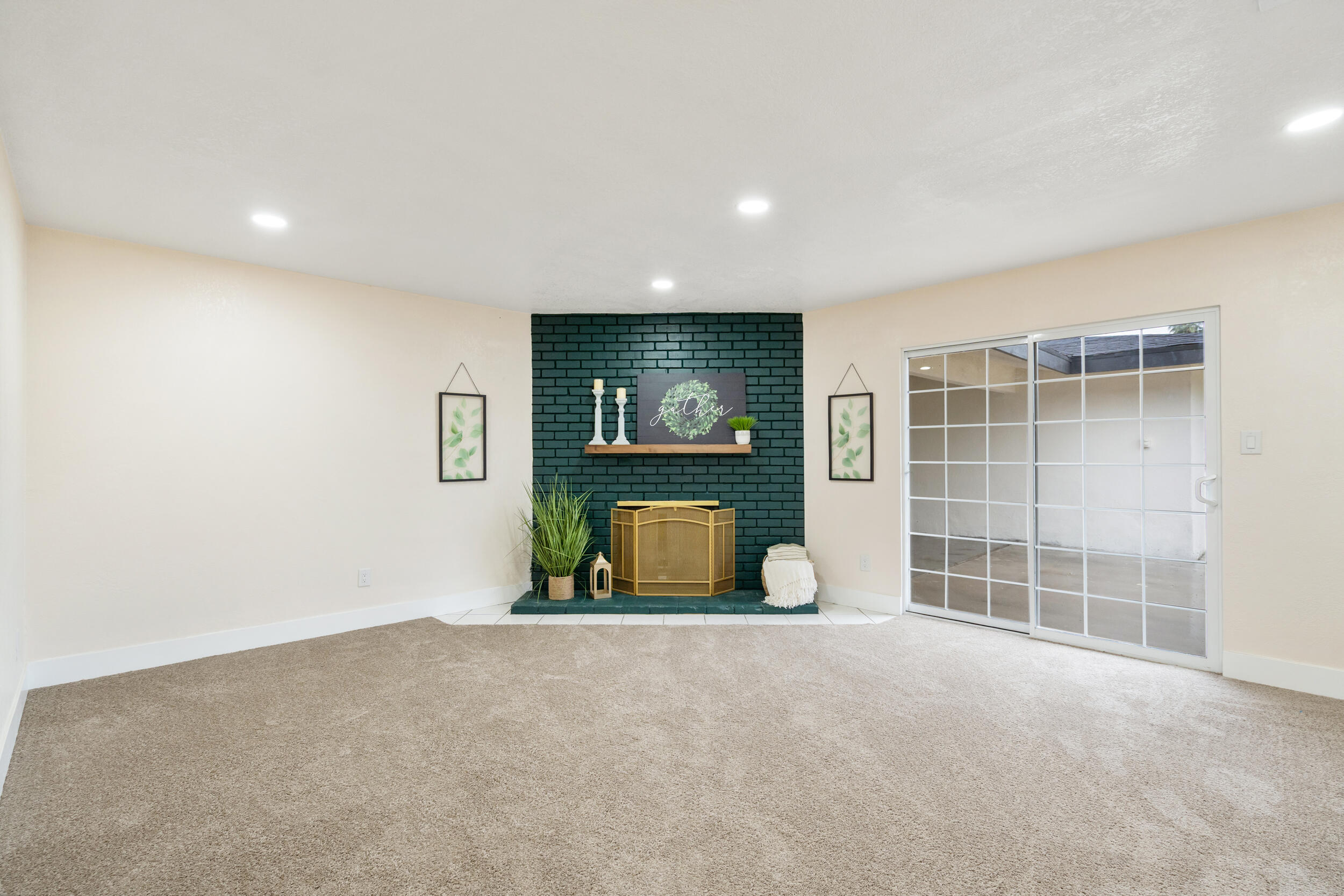 237 W Glendale Ave, Lemoore, CA 93245