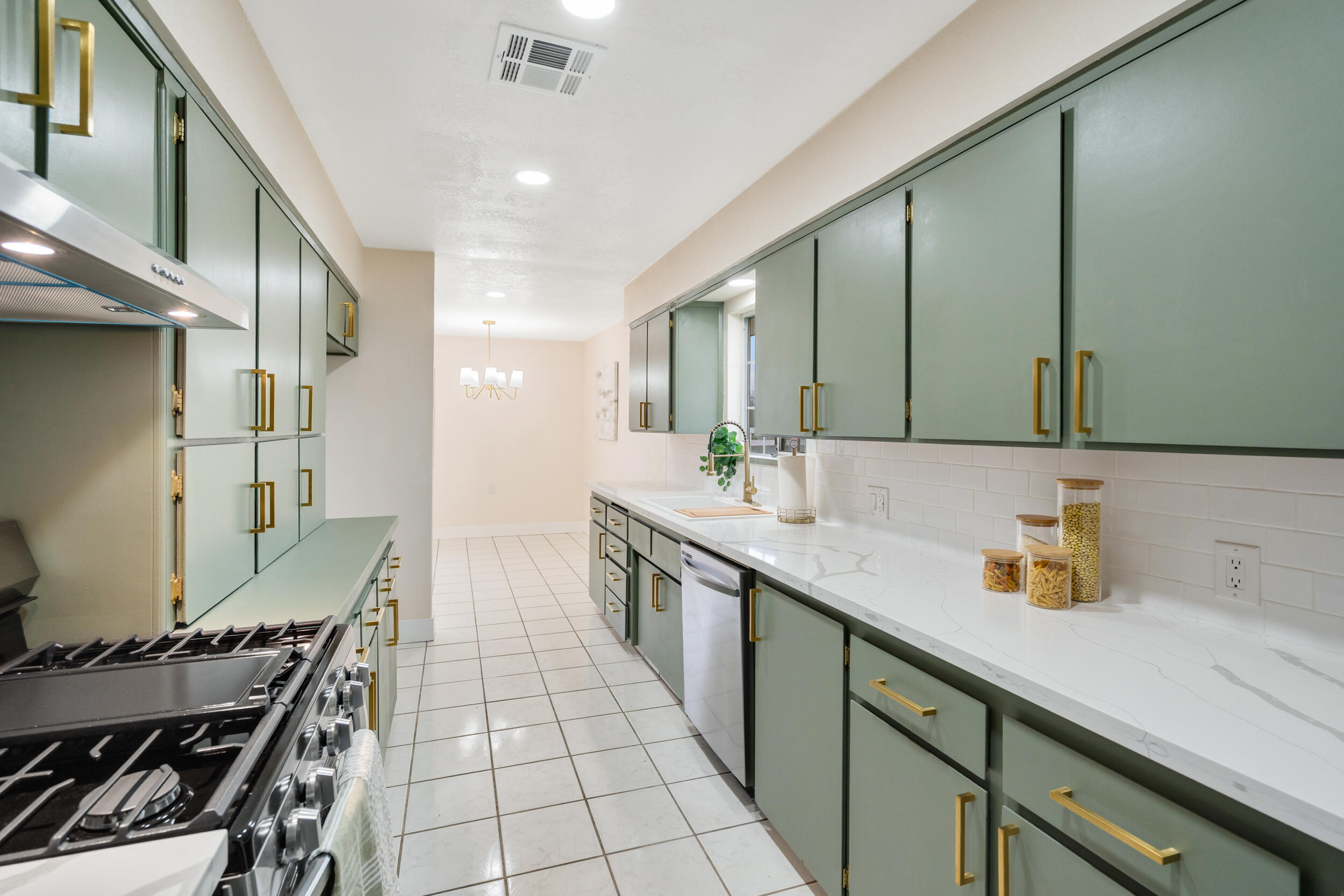 237 W Glendale Ave, Lemoore, CA 93245