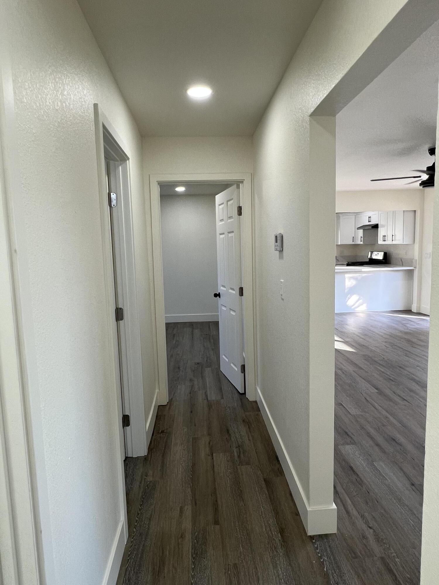 614 N View St, Visalia, CA 93292