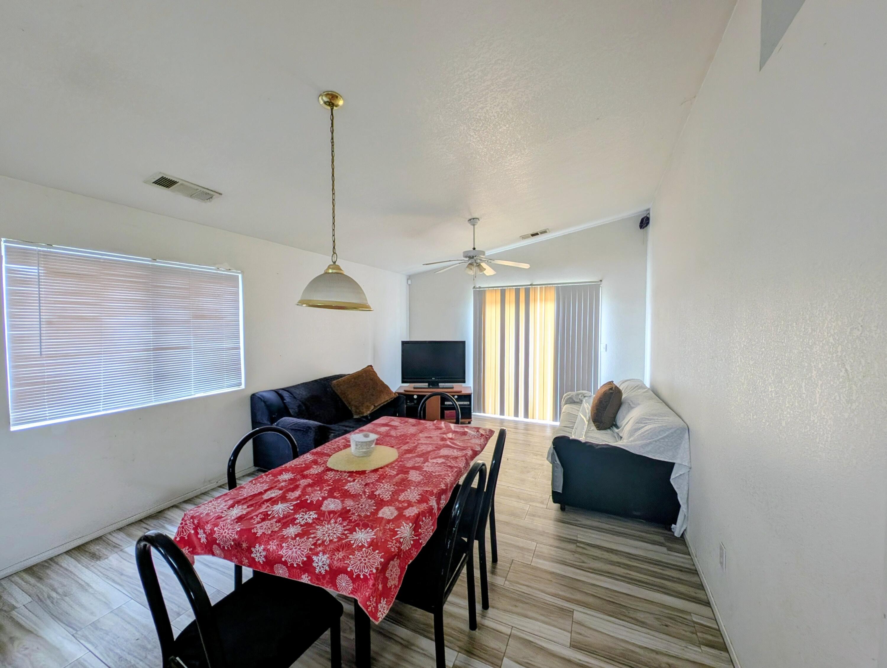 500 Buttonwood Ct, Tulare, CA 93274