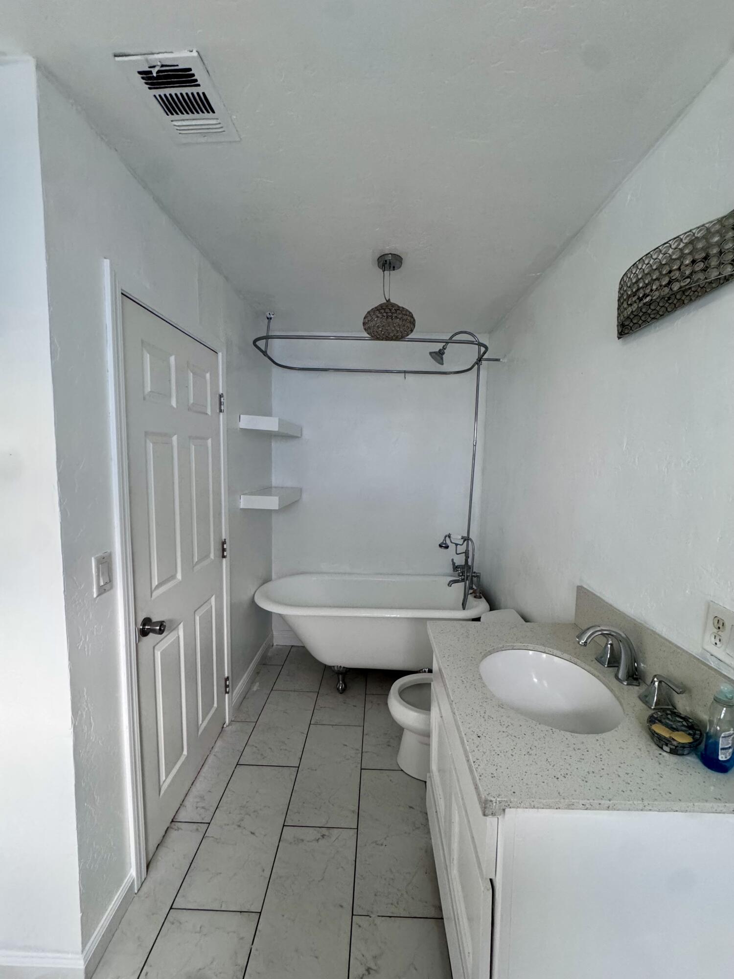 1131 W Buena Vista Ave, Visalia, CA 93291