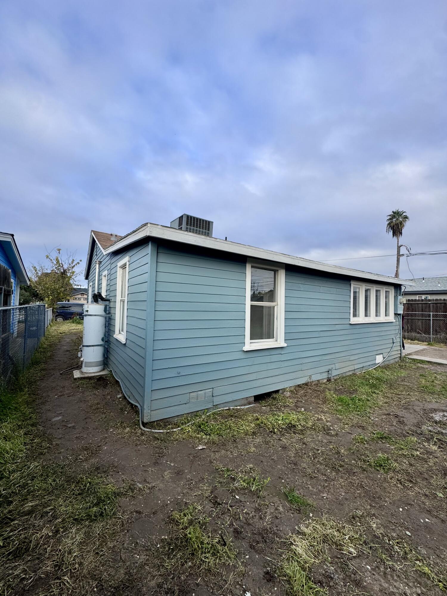 1131 W Buena Vista Ave, Visalia, CA 93291