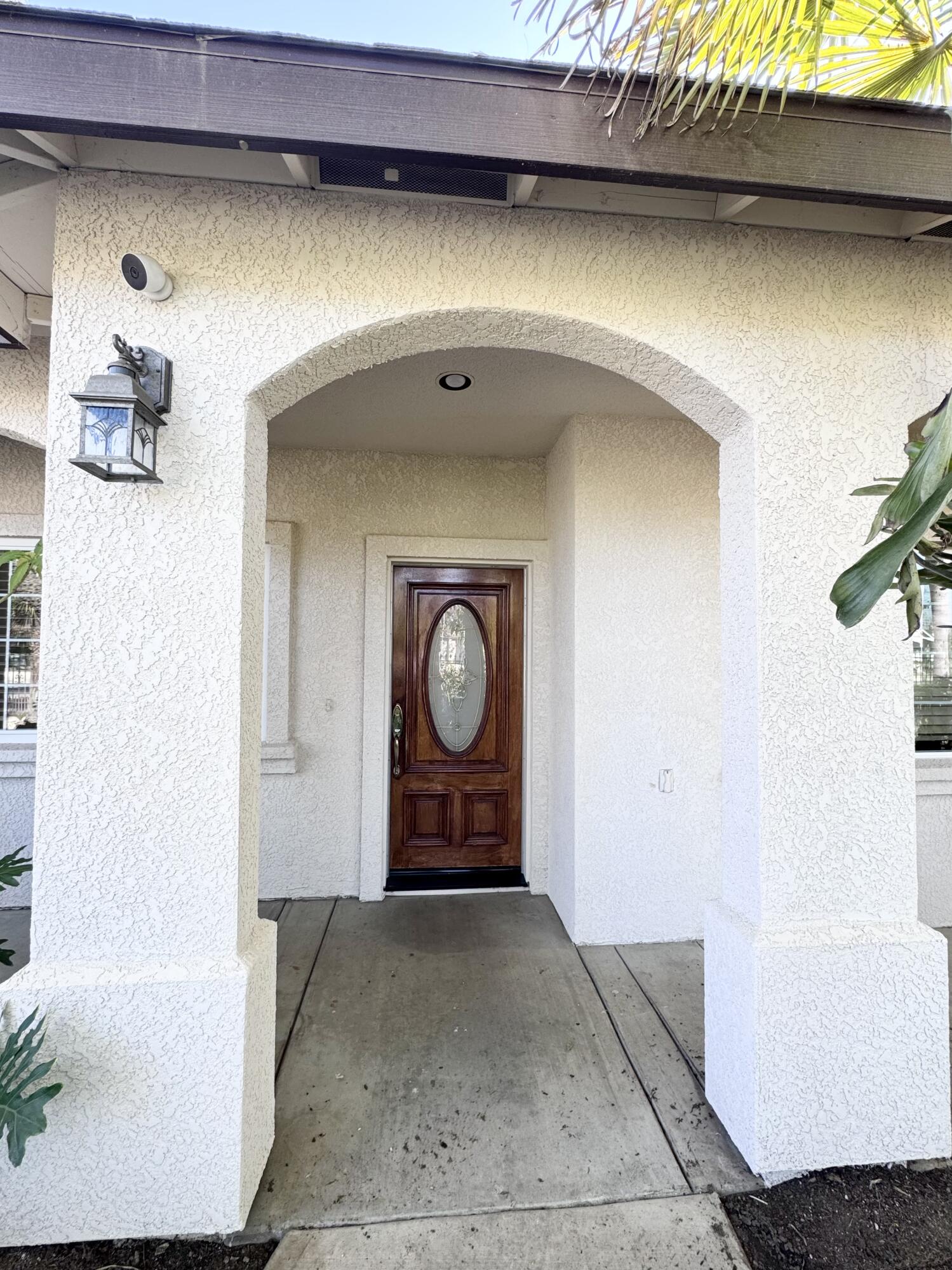 835 E Costner St, Farmersville, CA 93223