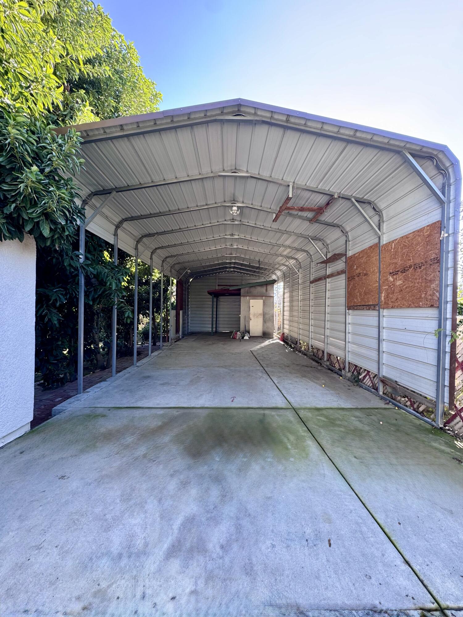 835 E Costner St, Farmersville, CA 93223