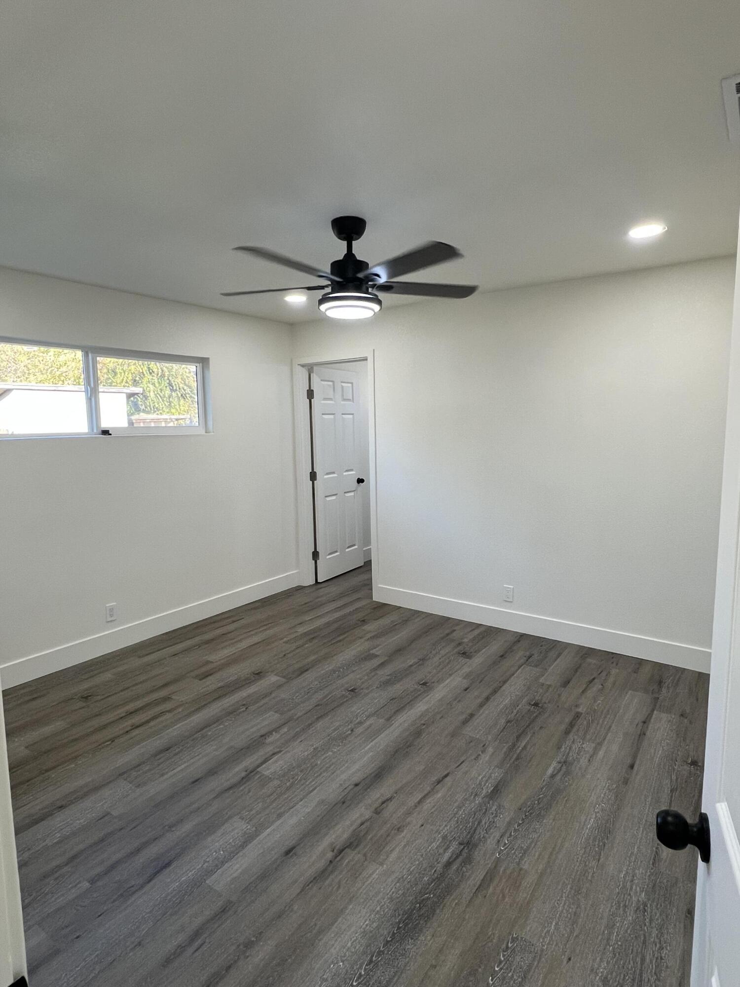 614 N View St, Visalia, CA 93292