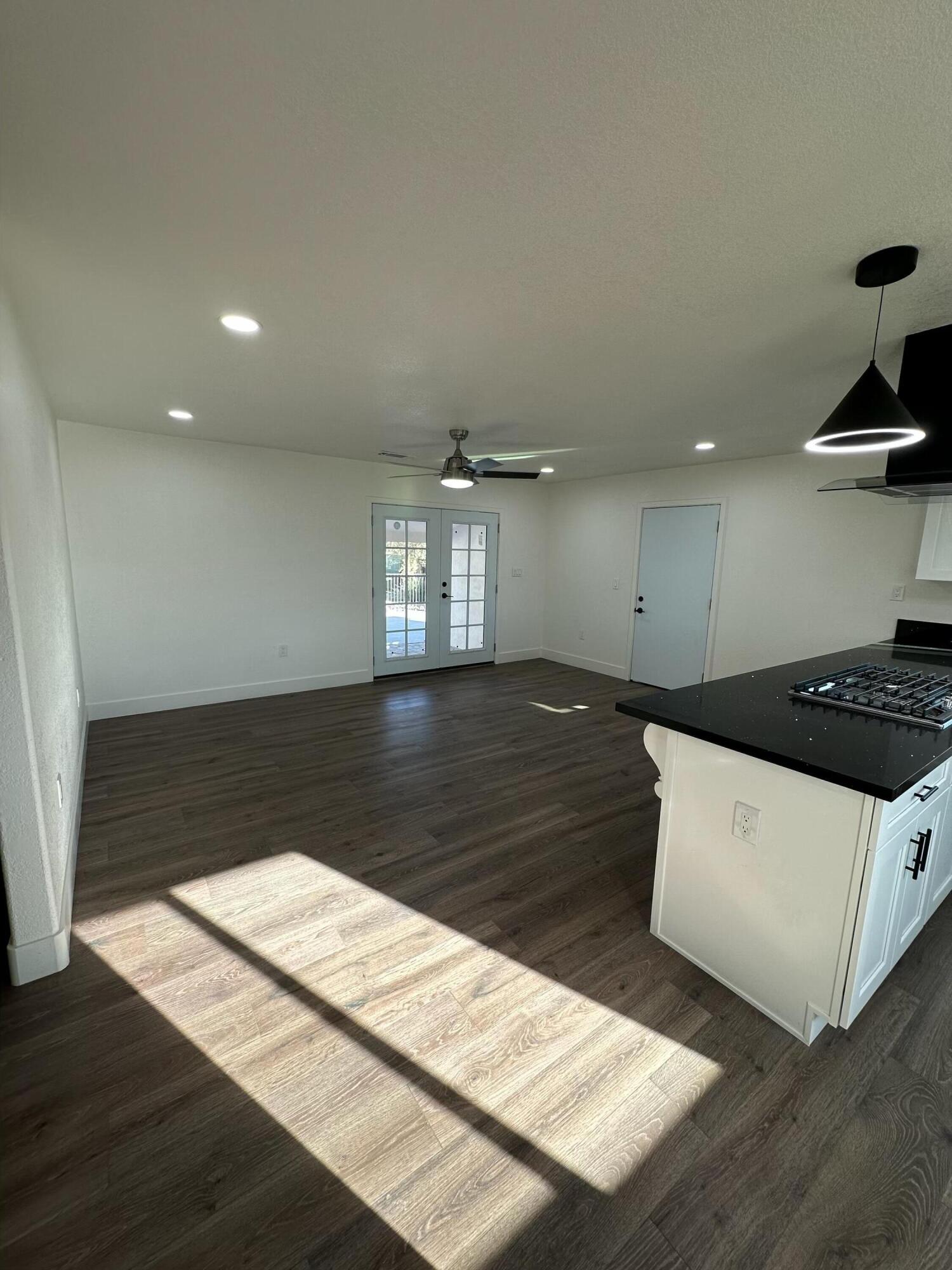 16 S Plano St, Porterville, CA 93257