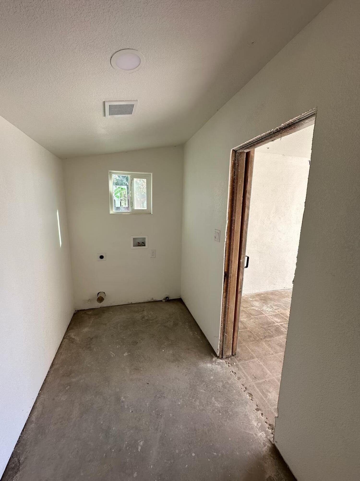 16 S Plano St, Porterville, CA 93257