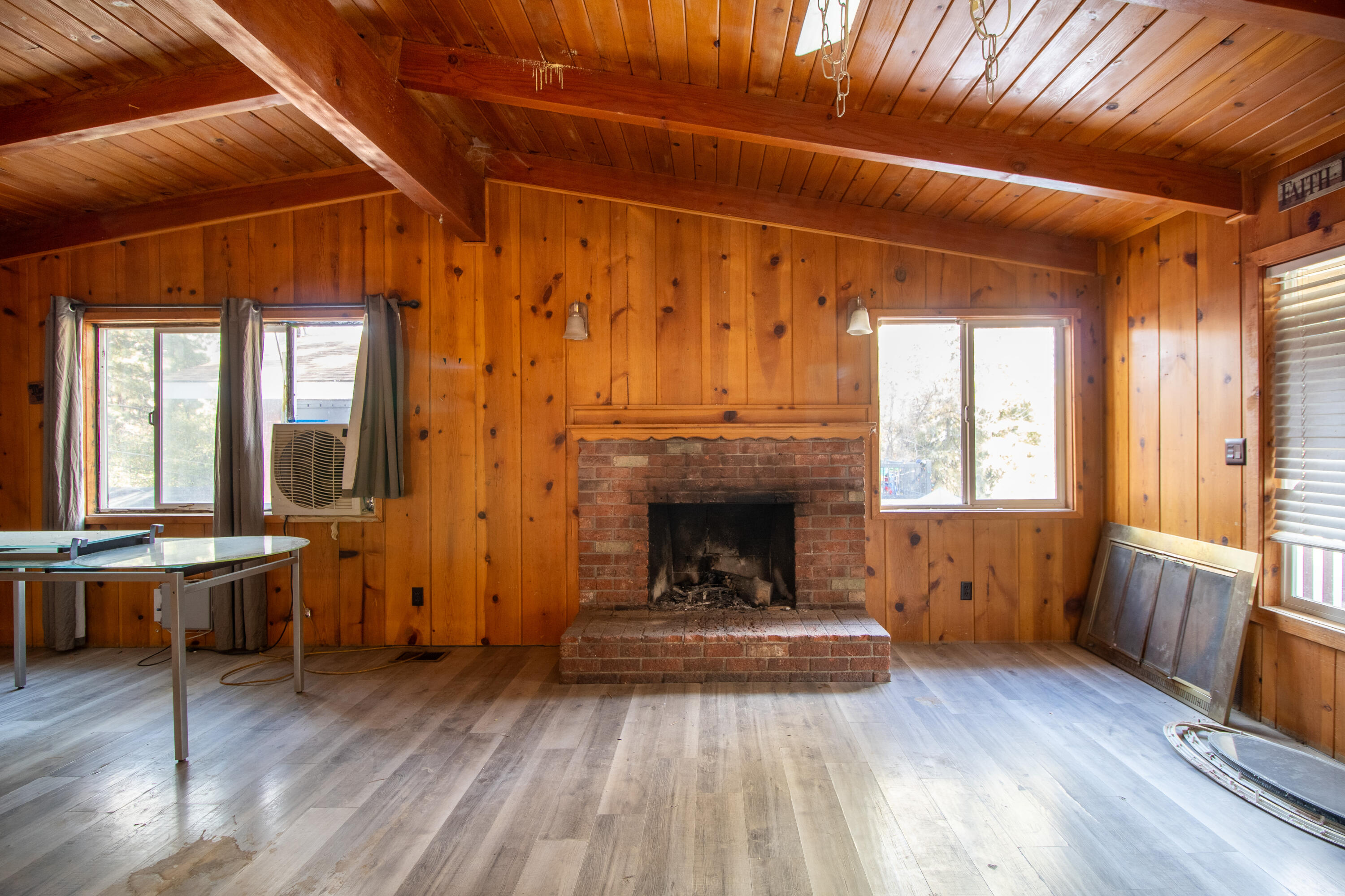 5608 Sheepcreek Dr, Wrightwood, CA 92397