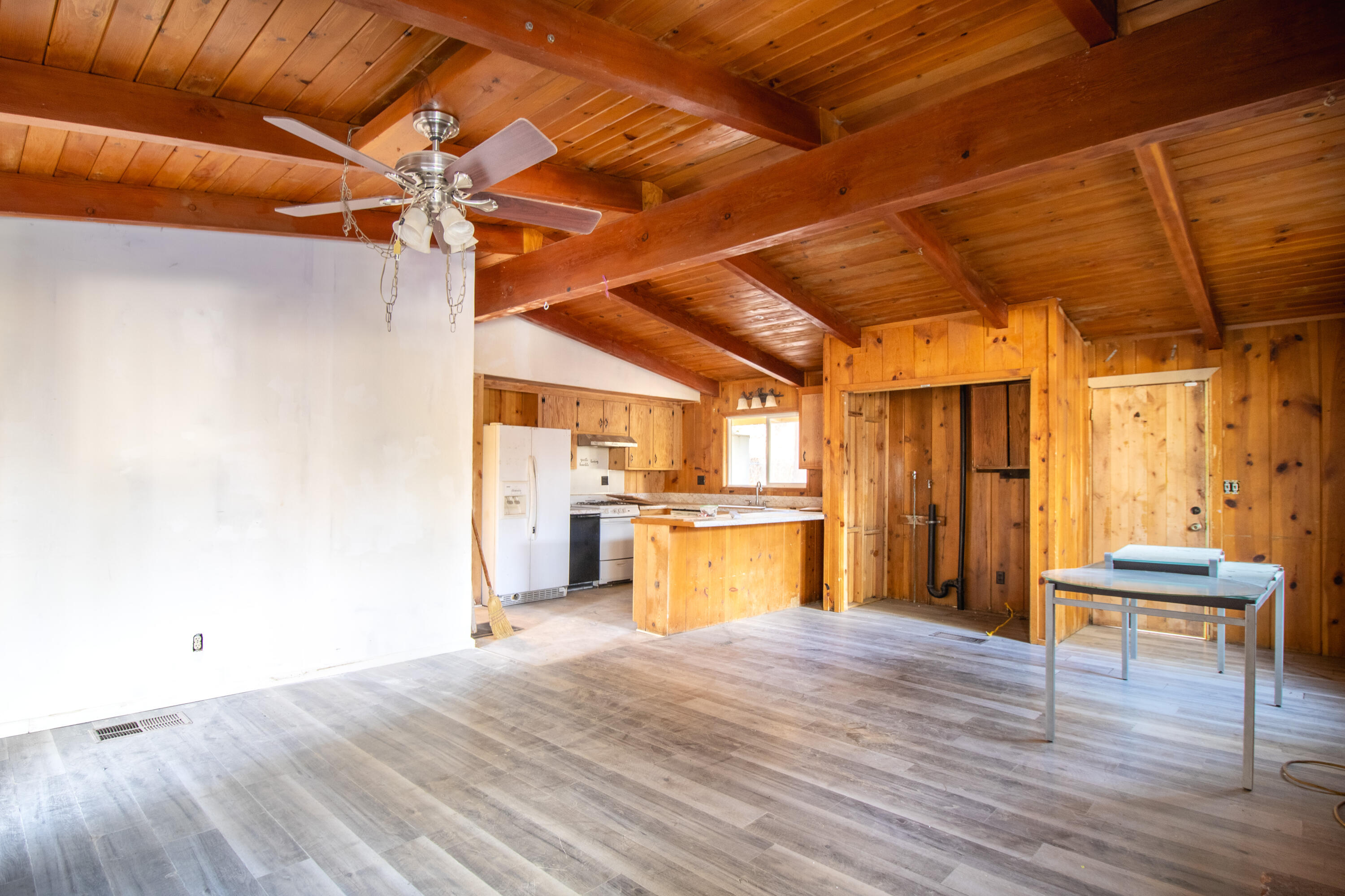 5608 Sheepcreek Dr, Wrightwood, CA 92397