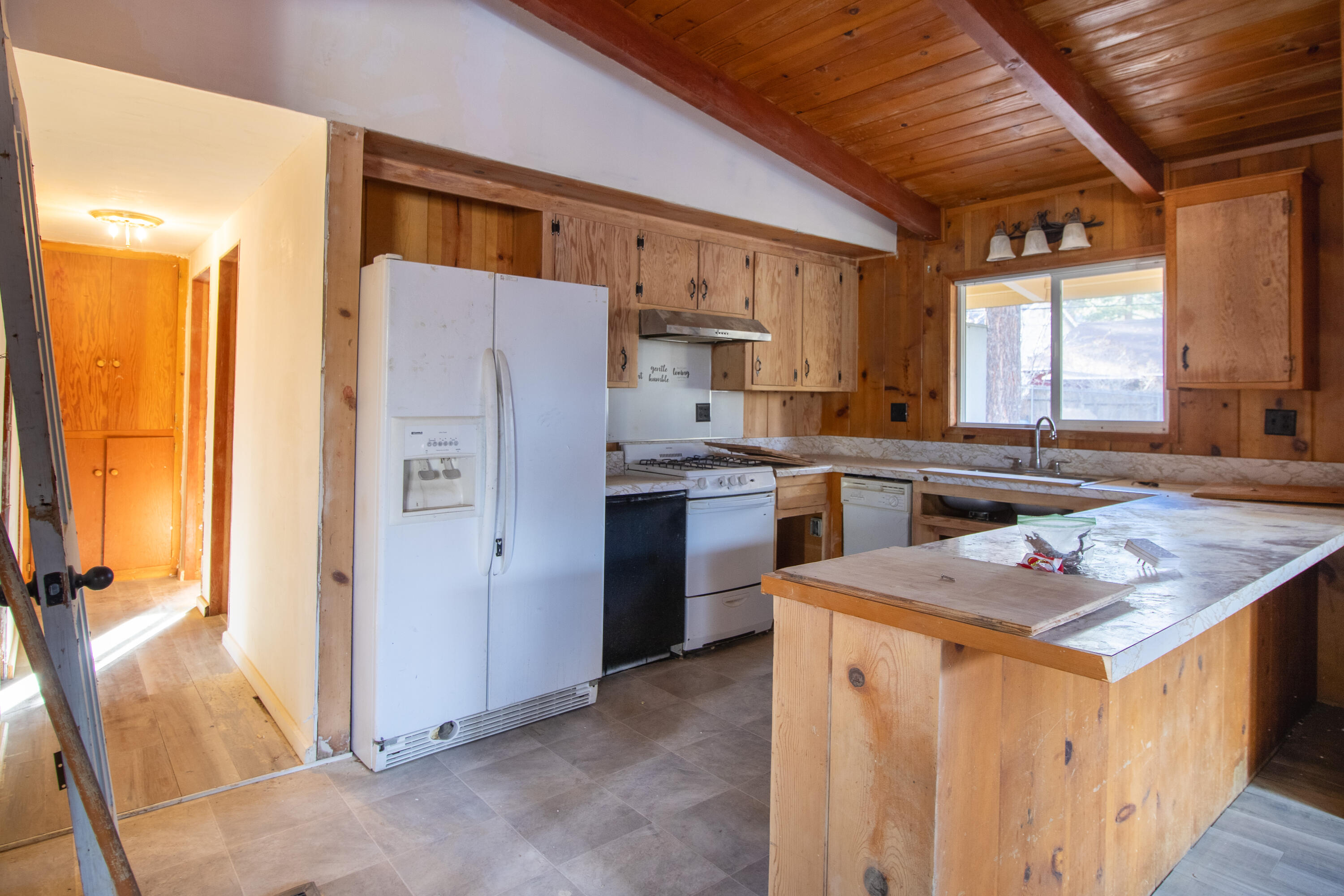 5608 Sheepcreek Dr, Wrightwood, CA 92397