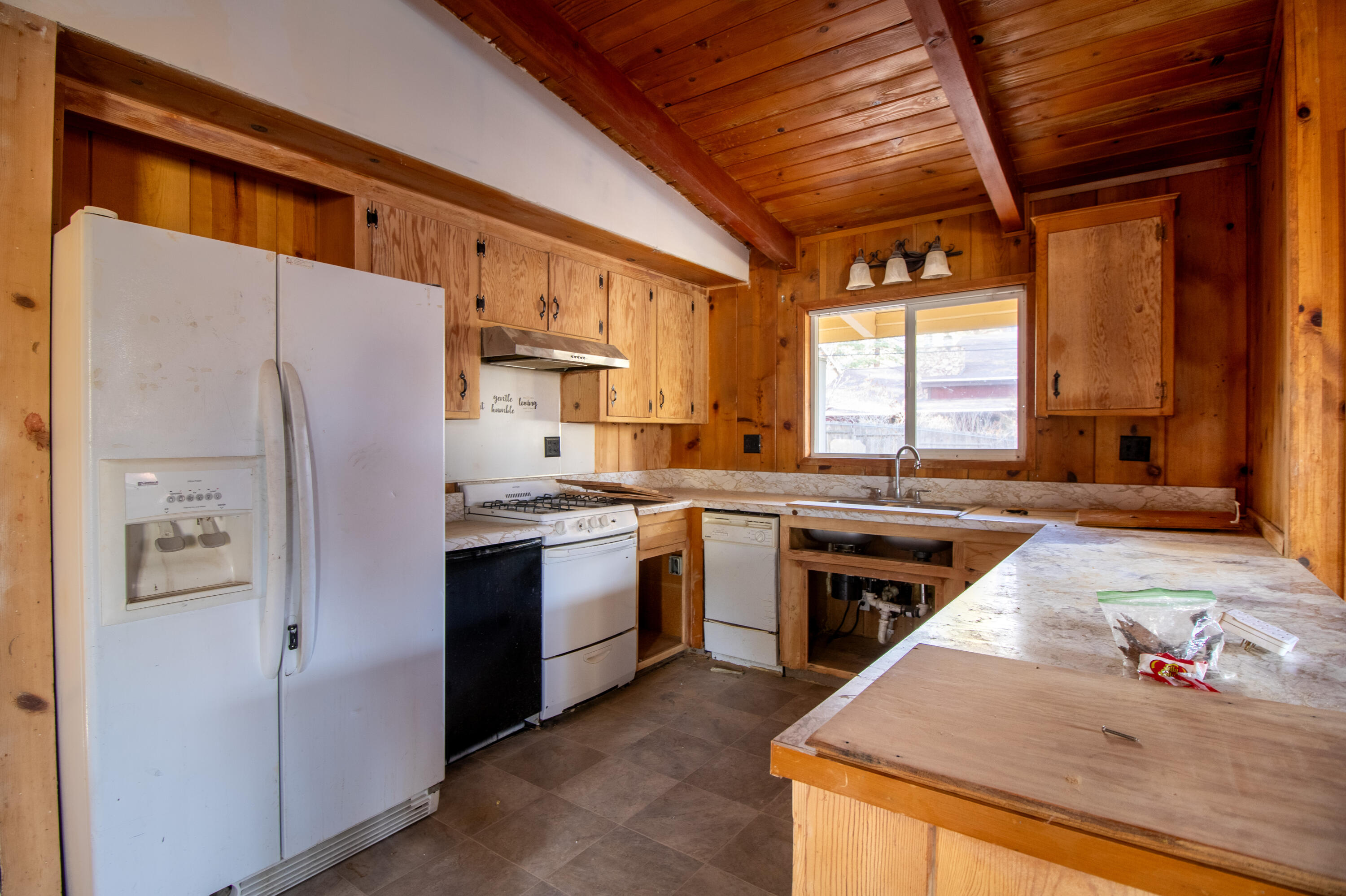 5608 Sheepcreek Dr, Wrightwood, CA 92397