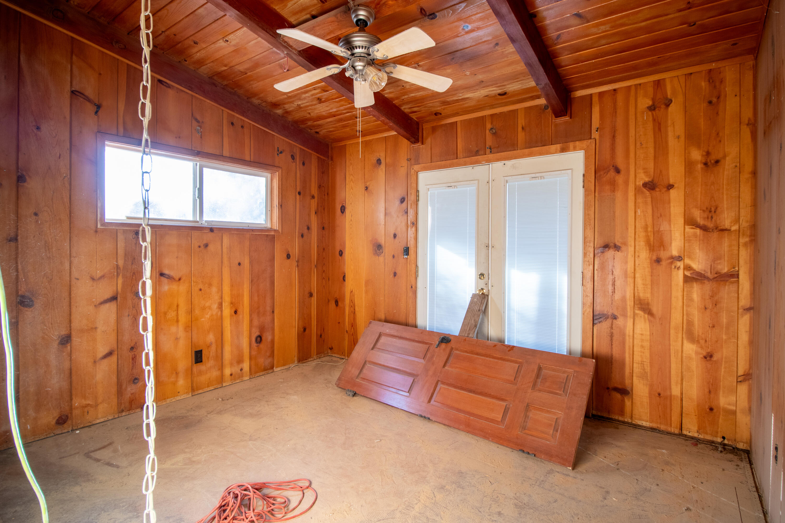 5608 Sheepcreek Dr, Wrightwood, CA 92397