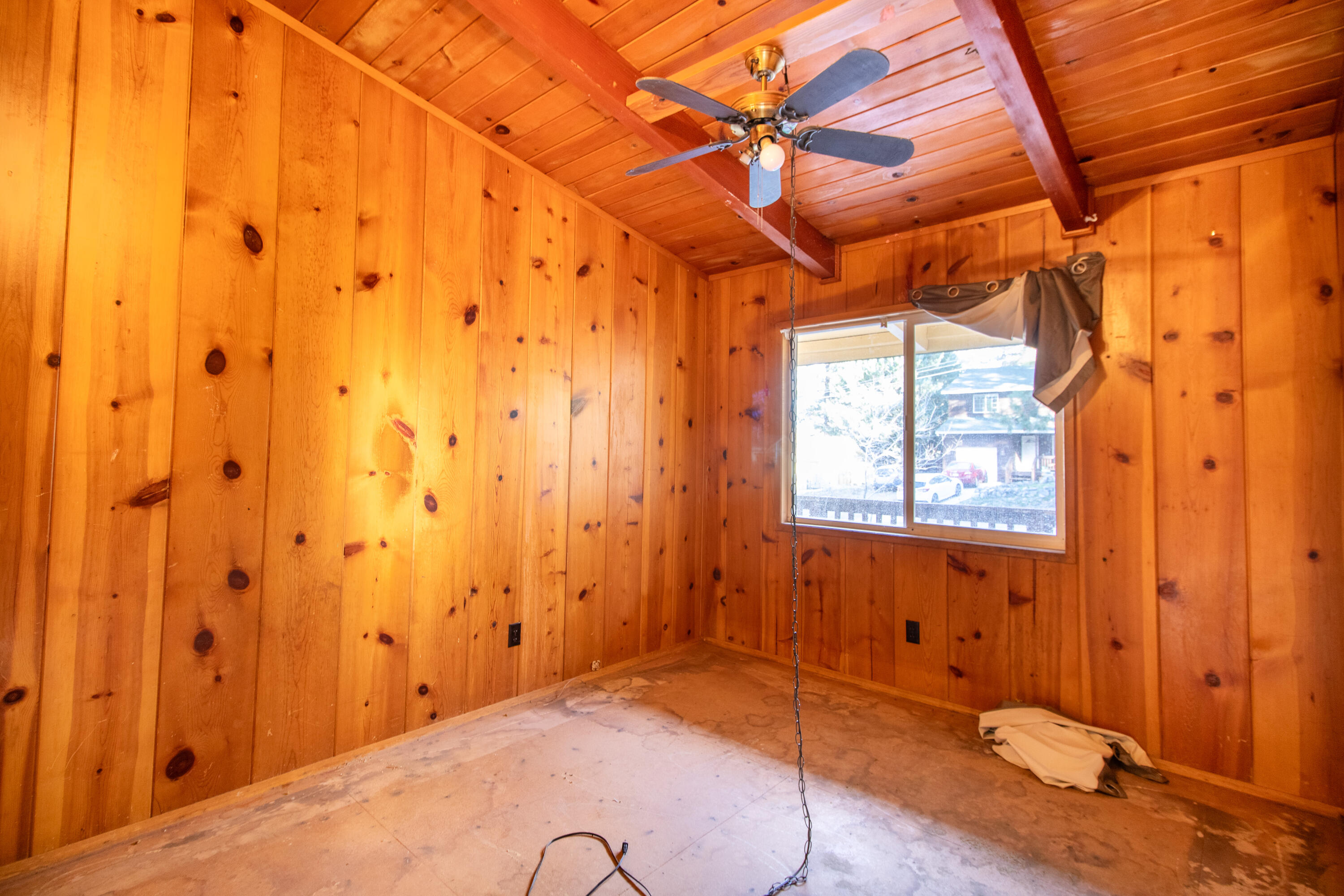 5608 Sheepcreek Dr, Wrightwood, CA 92397