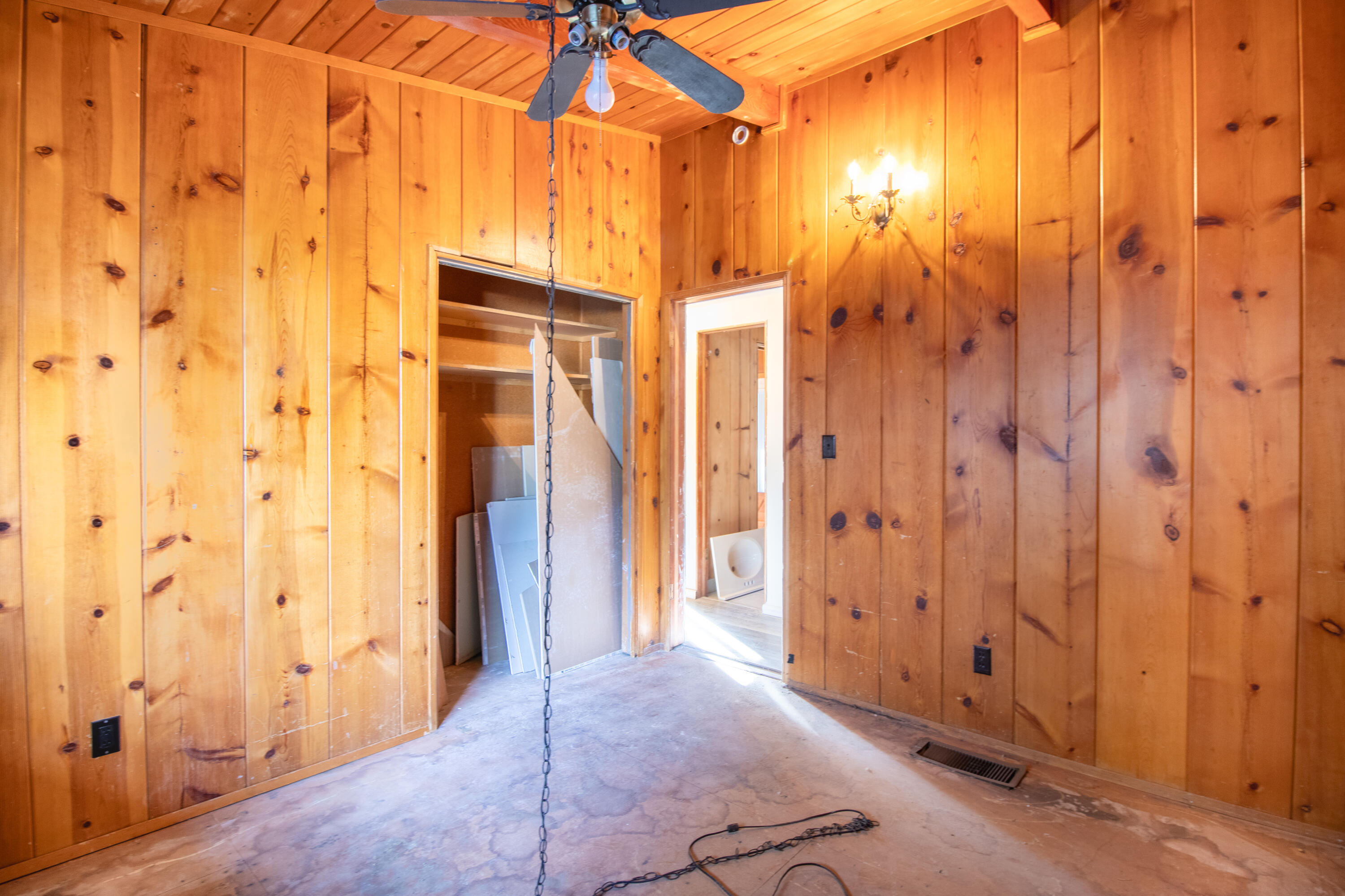 5608 Sheepcreek Dr, Wrightwood, CA 92397