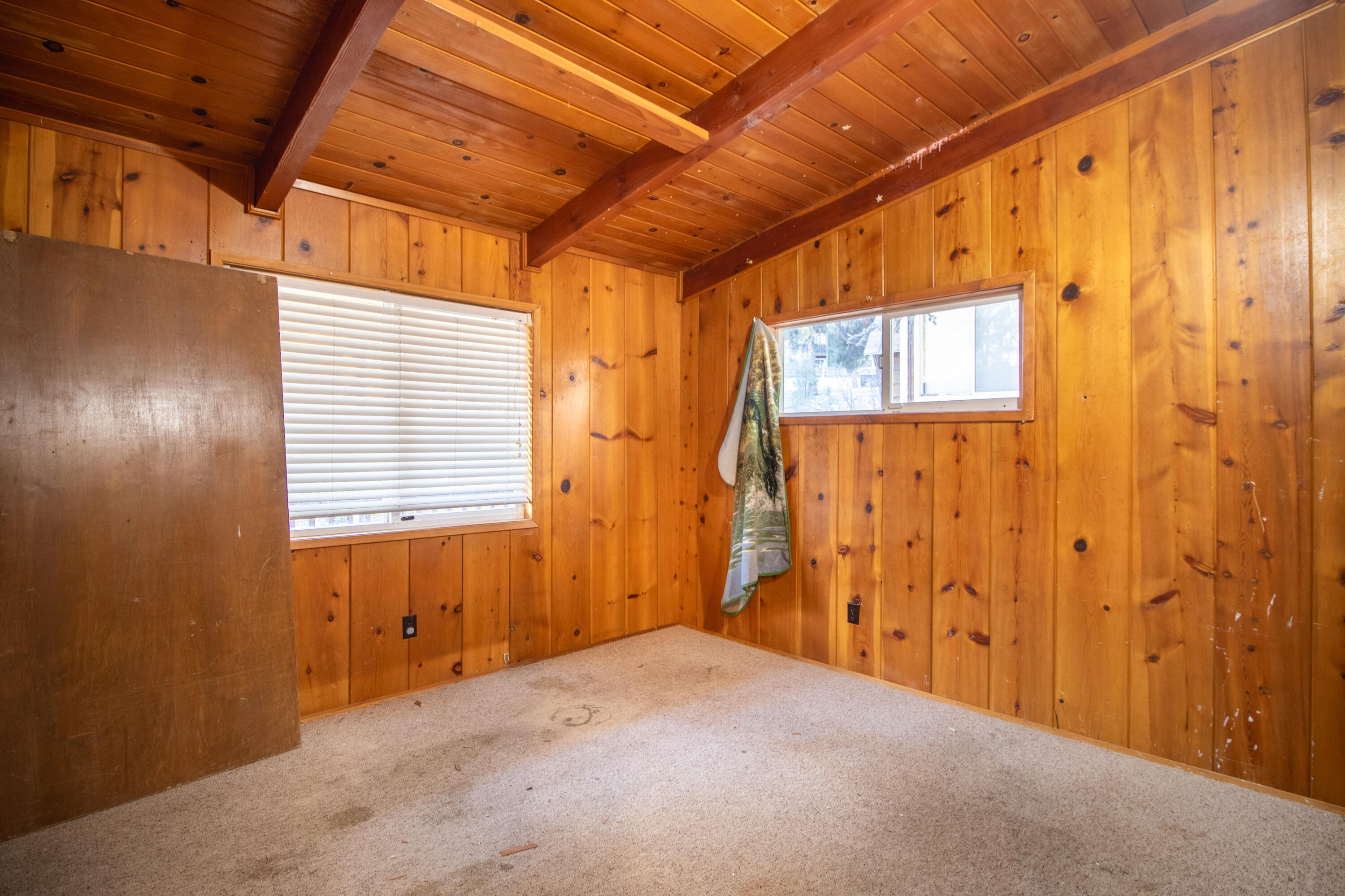 5608 Sheepcreek Dr, Wrightwood, CA 92397