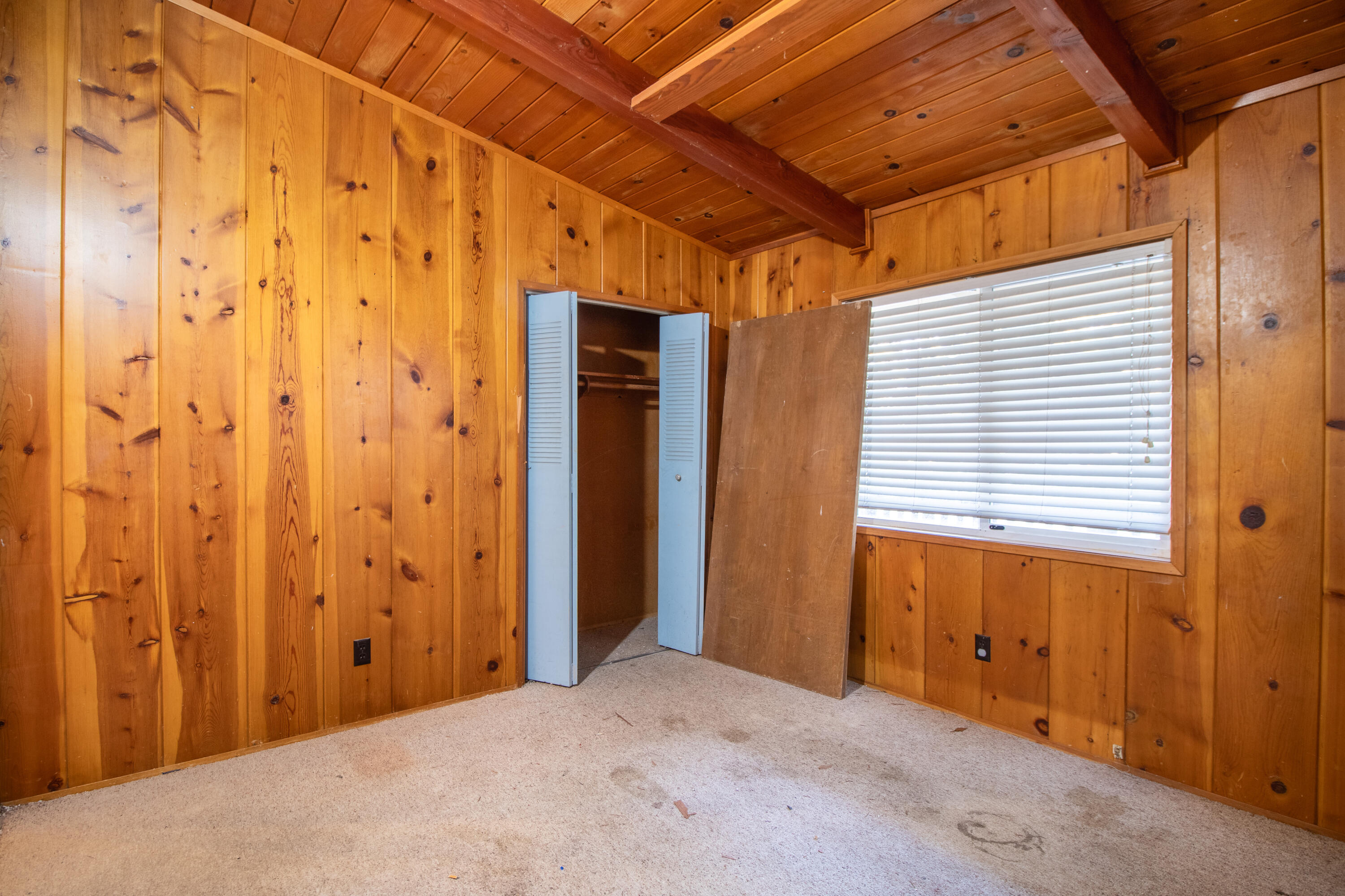 5608 Sheepcreek Dr, Wrightwood, CA 92397