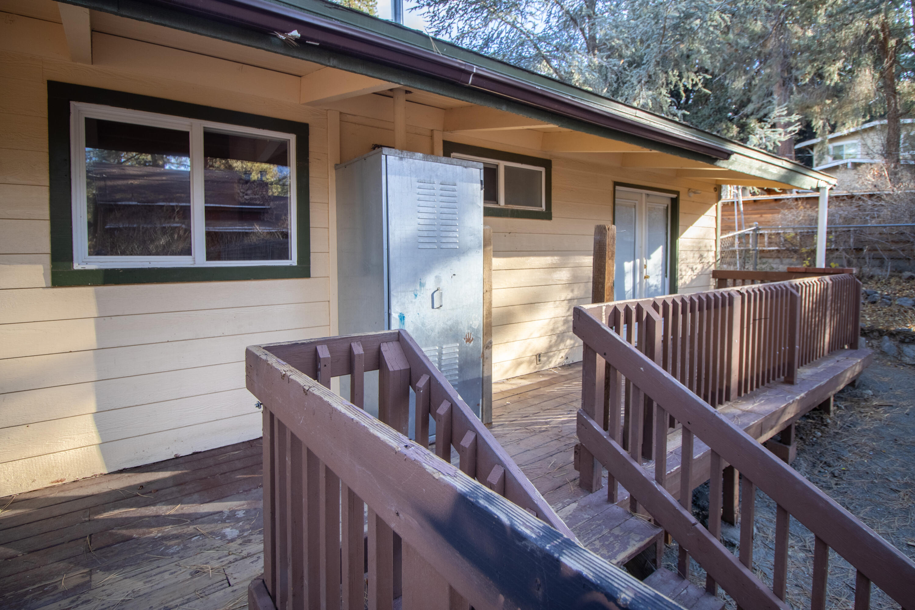 5608 Sheepcreek Dr, Wrightwood, CA 92397