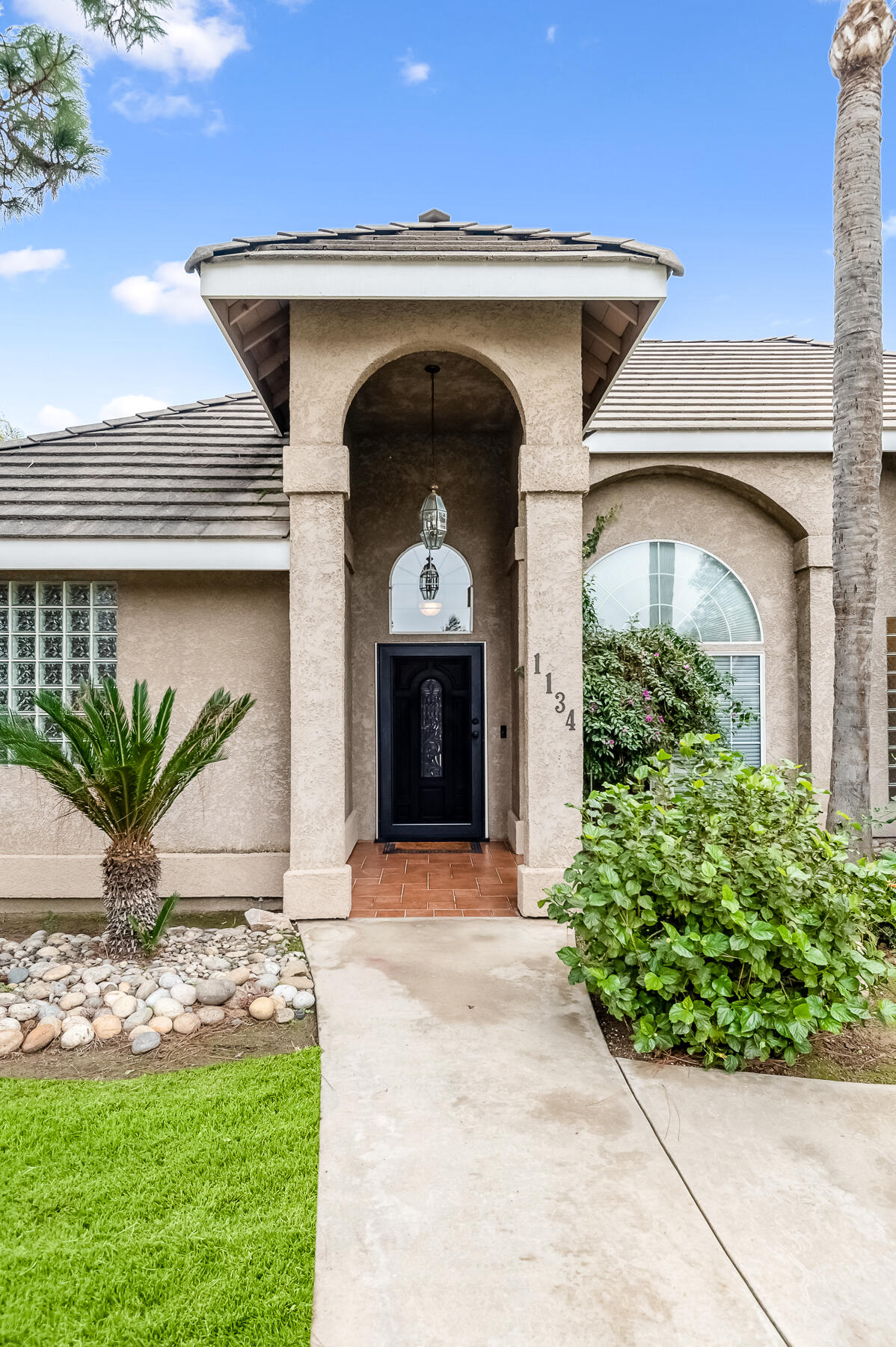 1134 N Rova Ct, Visalia, CA 93291