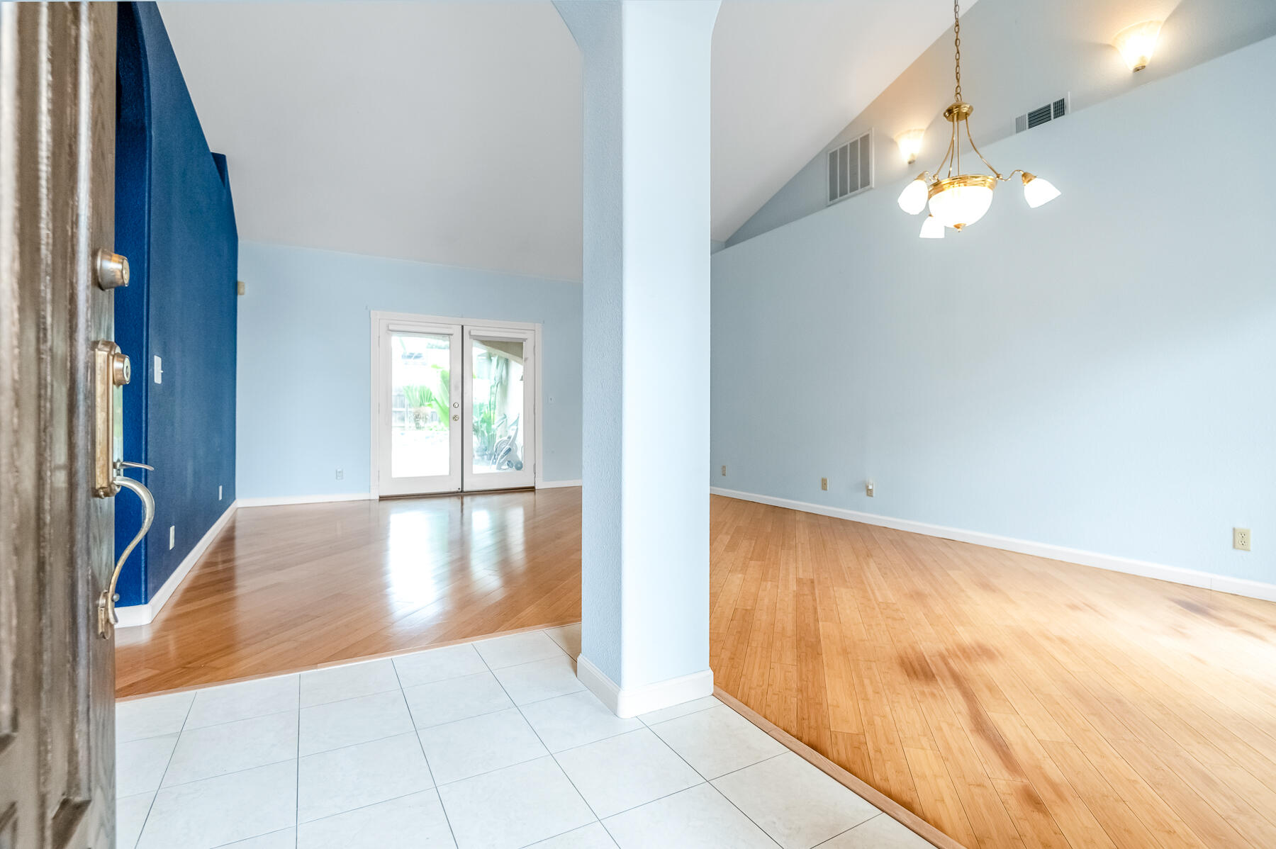 1134 N Rova Ct, Visalia, CA 93291