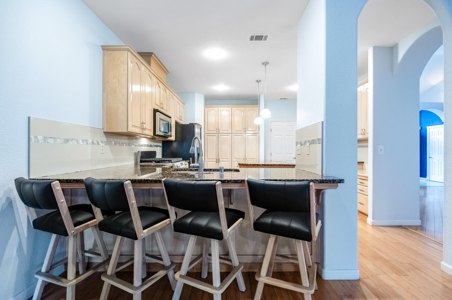 1134 N Rova Ct, Visalia, CA 93291