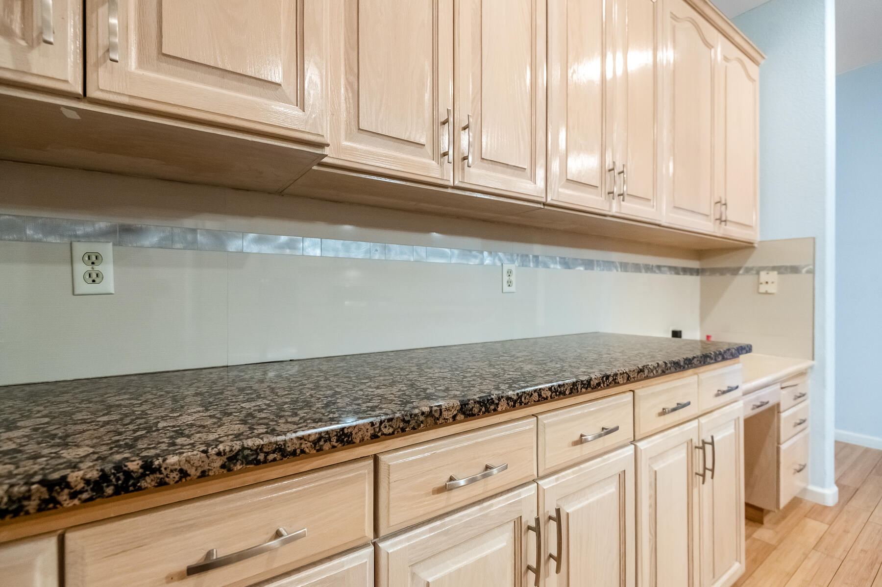 1134 N Rova Ct, Visalia, CA 93291