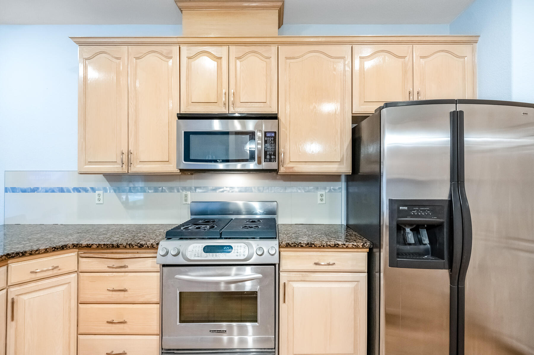 1134 N Rova Ct, Visalia, CA 93291