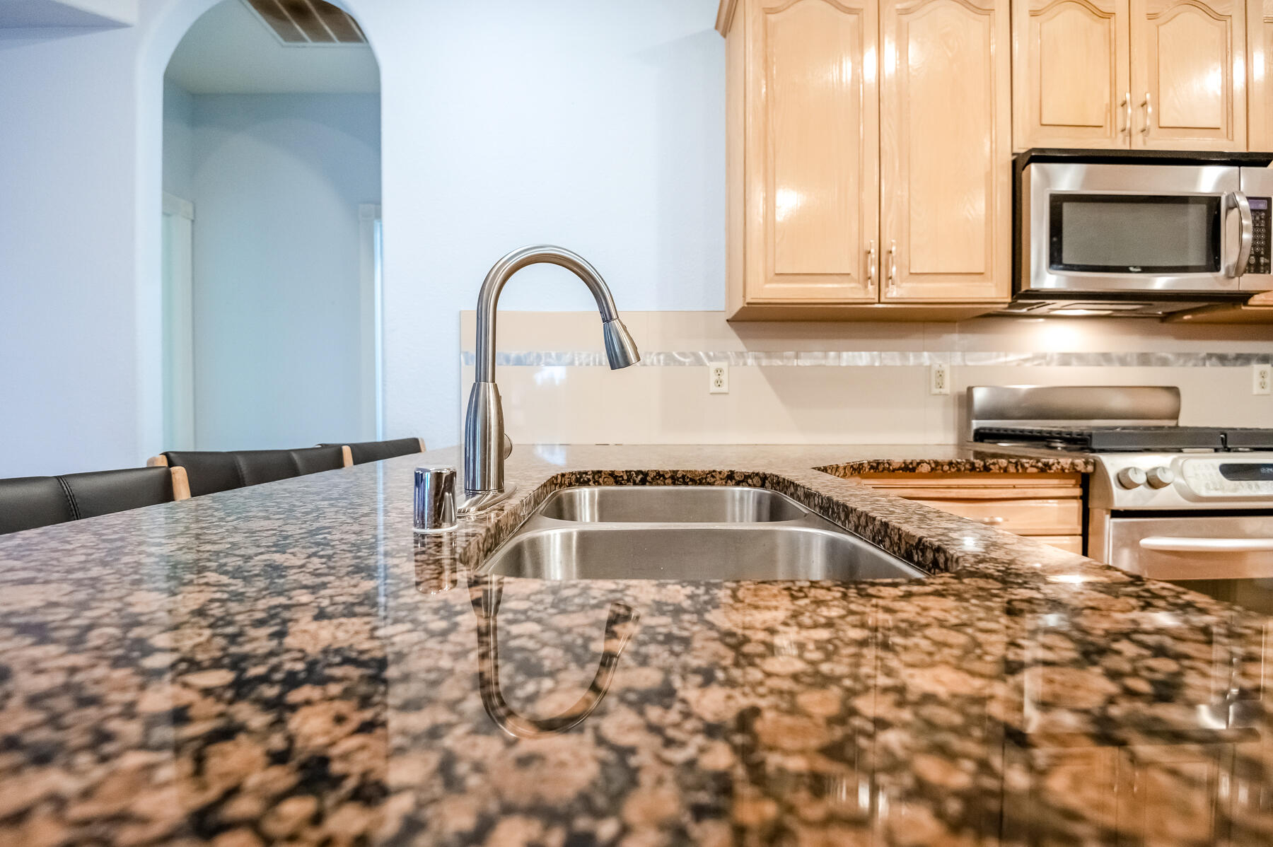 1134 N Rova Ct, Visalia, CA 93291