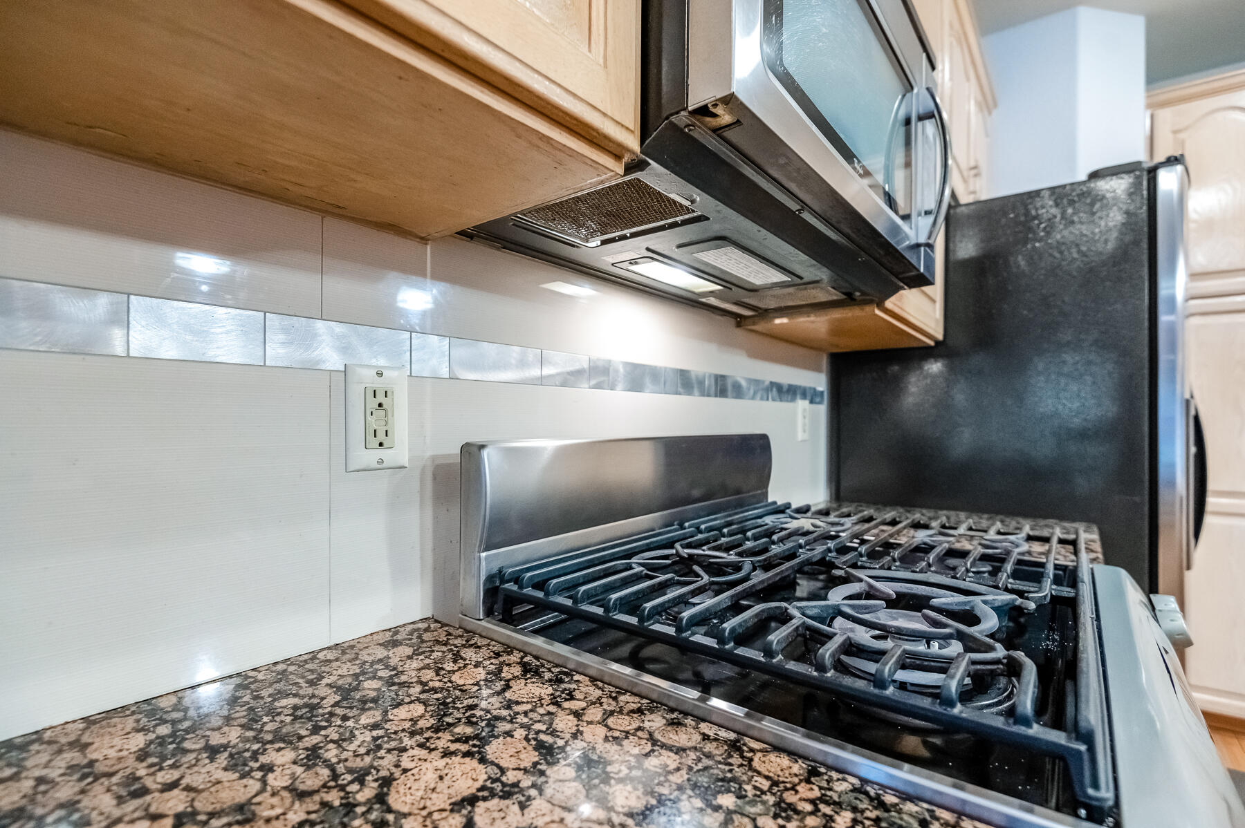 1134 N Rova Ct, Visalia, CA 93291