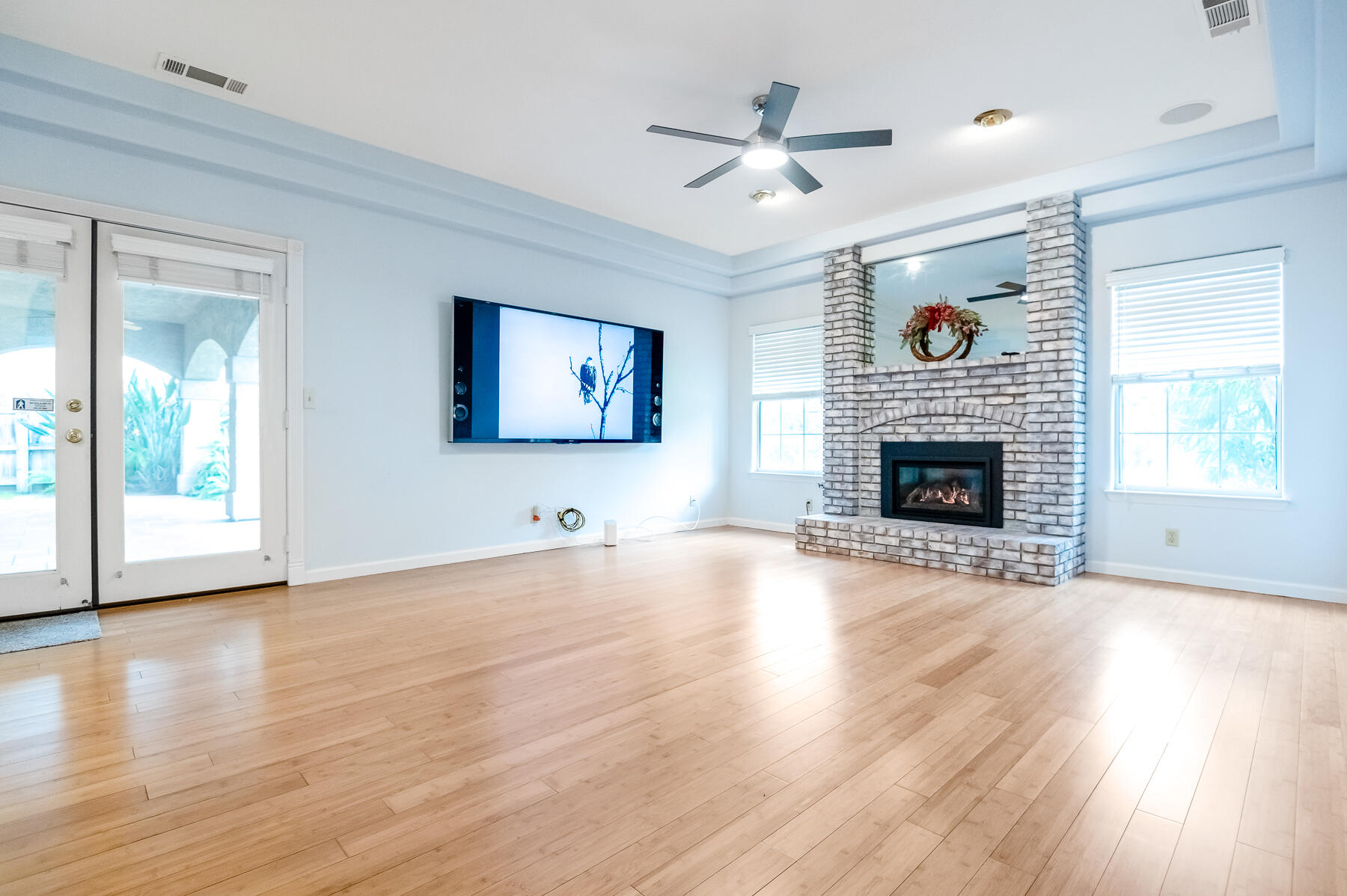 1134 N Rova Ct, Visalia, CA 93291