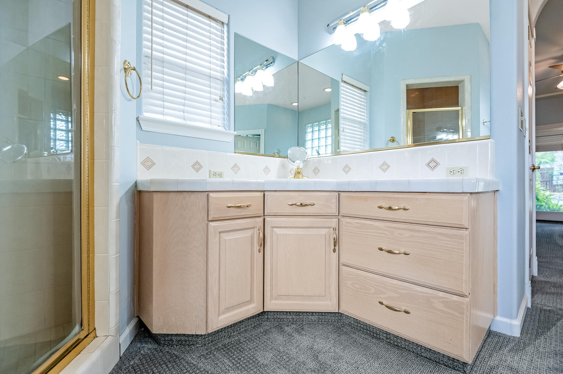 1134 N Rova Ct, Visalia, CA 93291