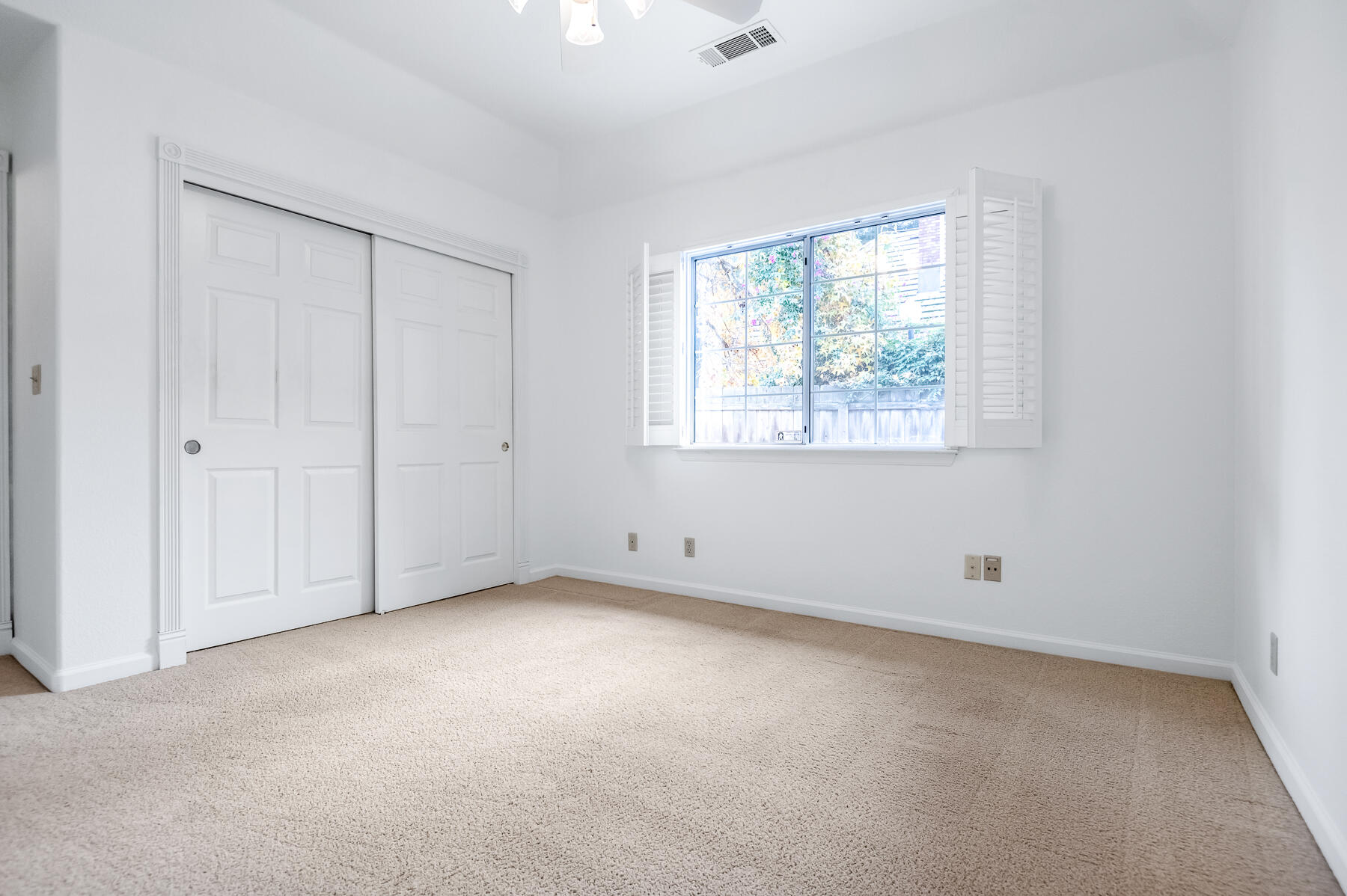 1134 N Rova Ct, Visalia, CA 93291