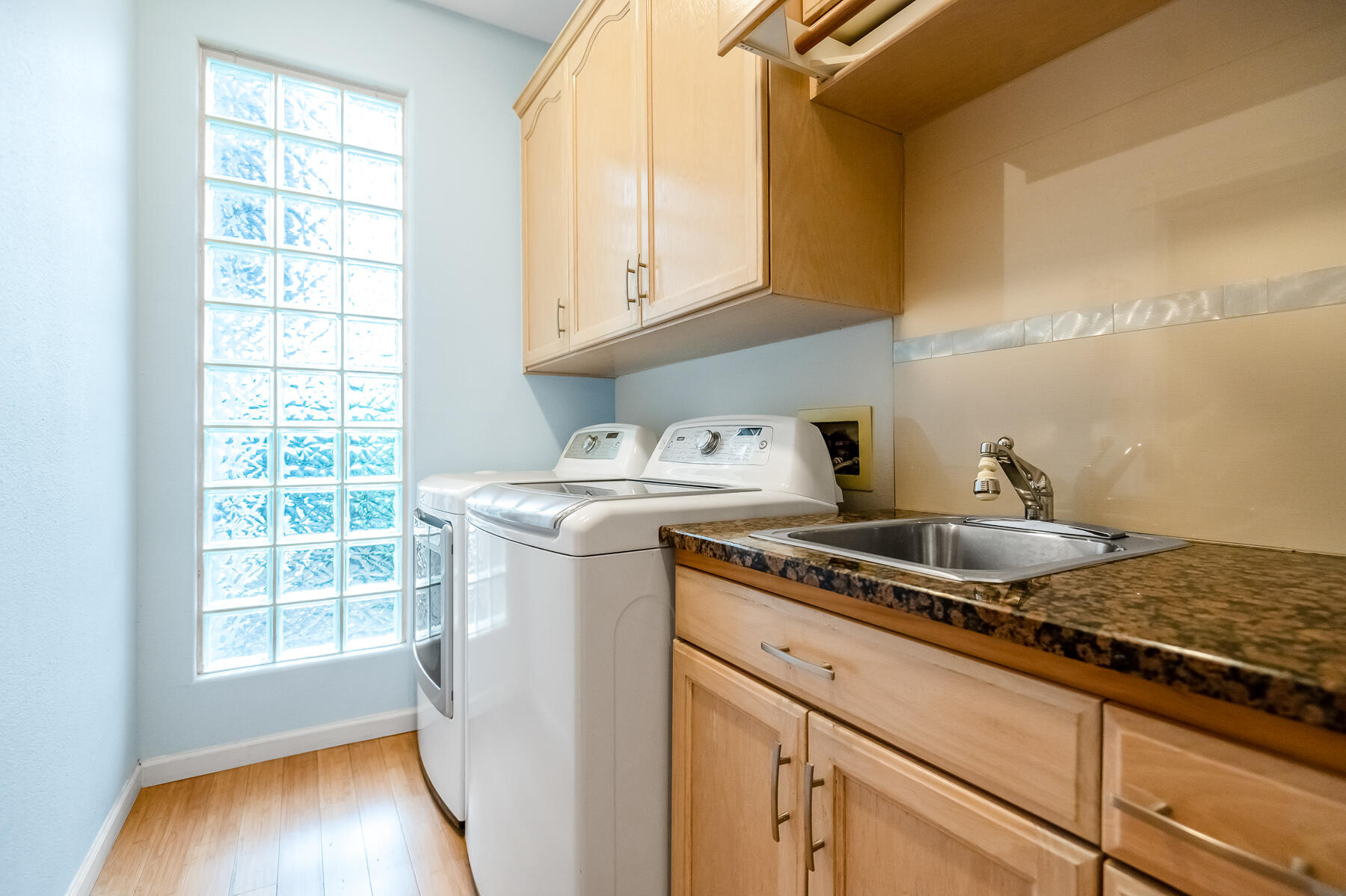 1134 N Rova Ct, Visalia, CA 93291