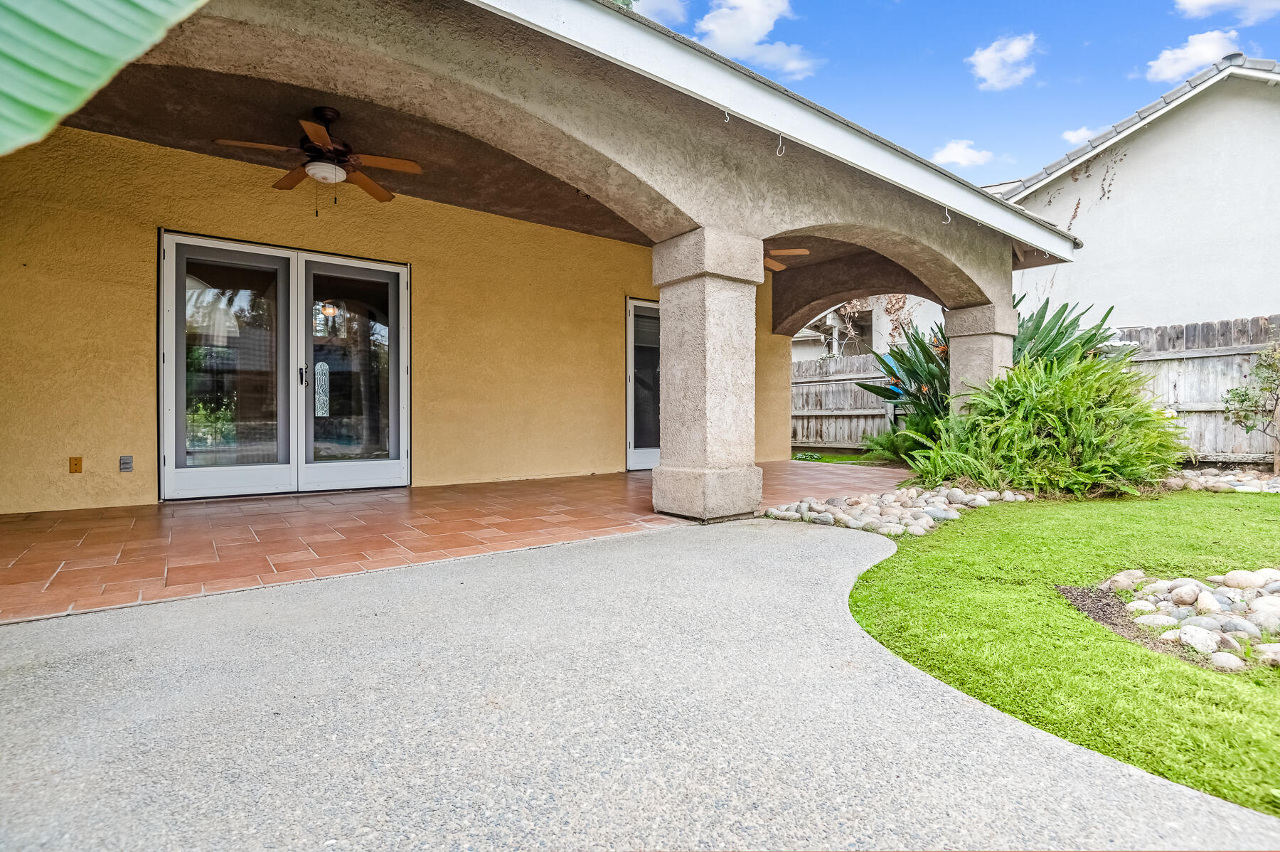 1134 N Rova Ct, Visalia, CA 93291