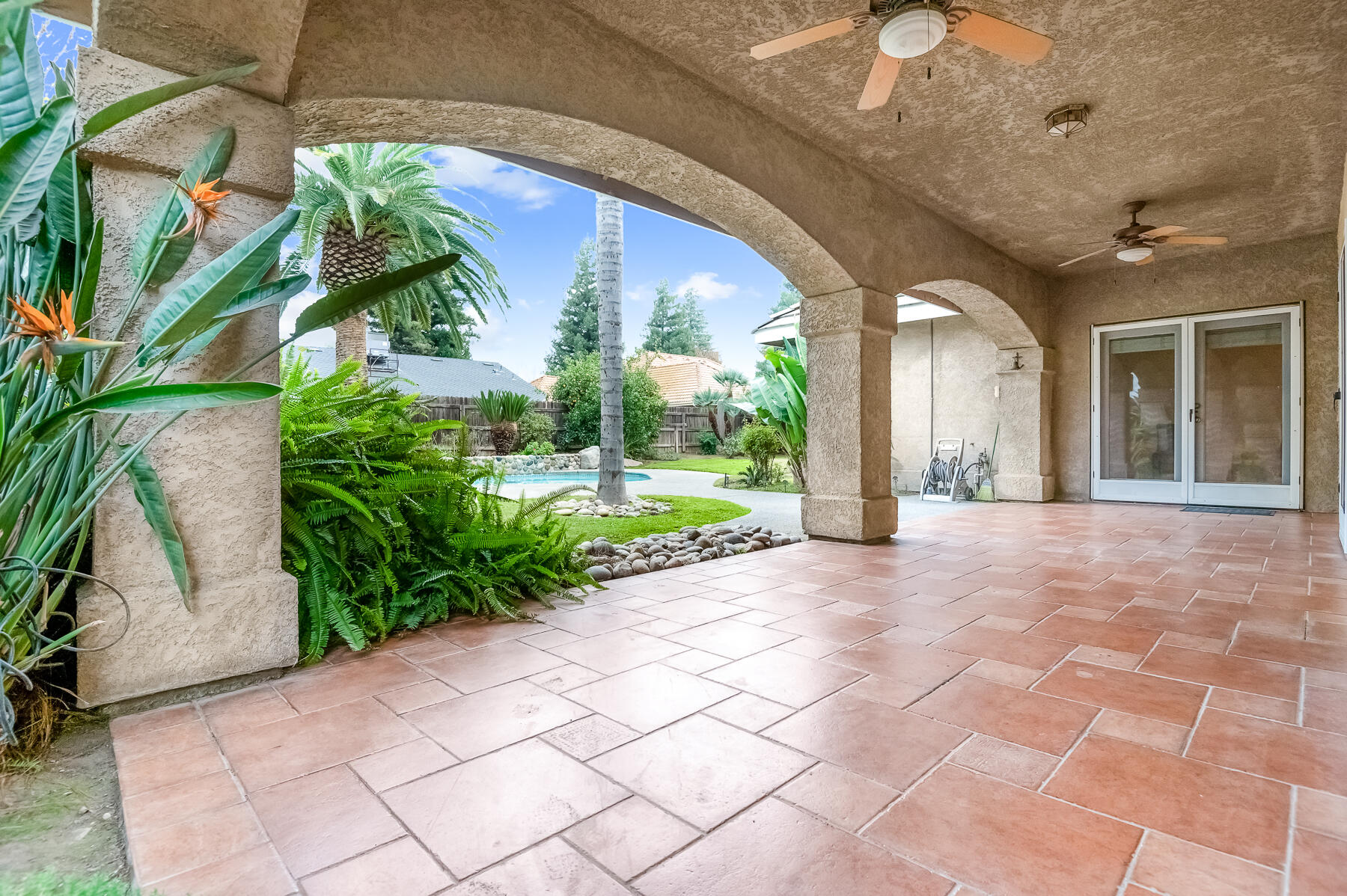 1134 N Rova Ct, Visalia, CA 93291