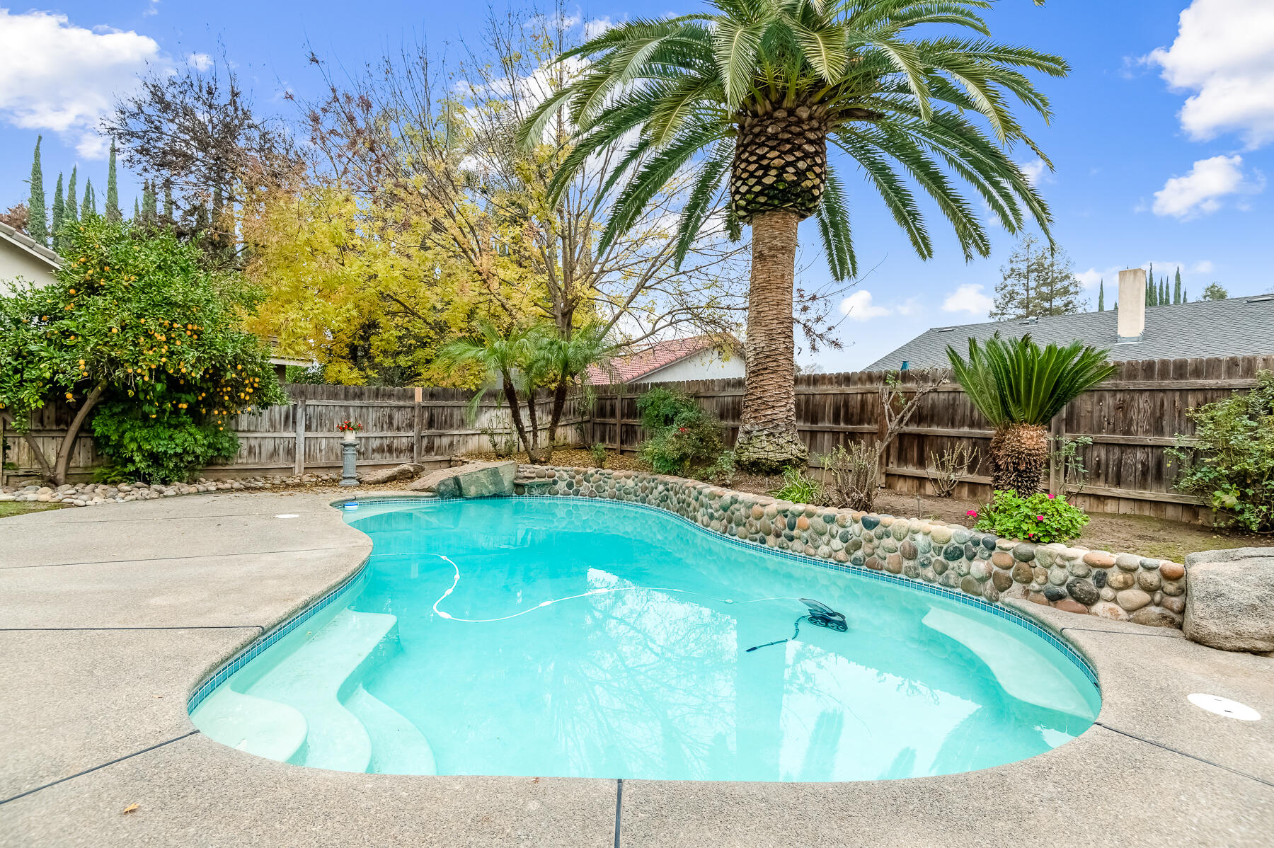 1134 N Rova Ct, Visalia, CA 93291