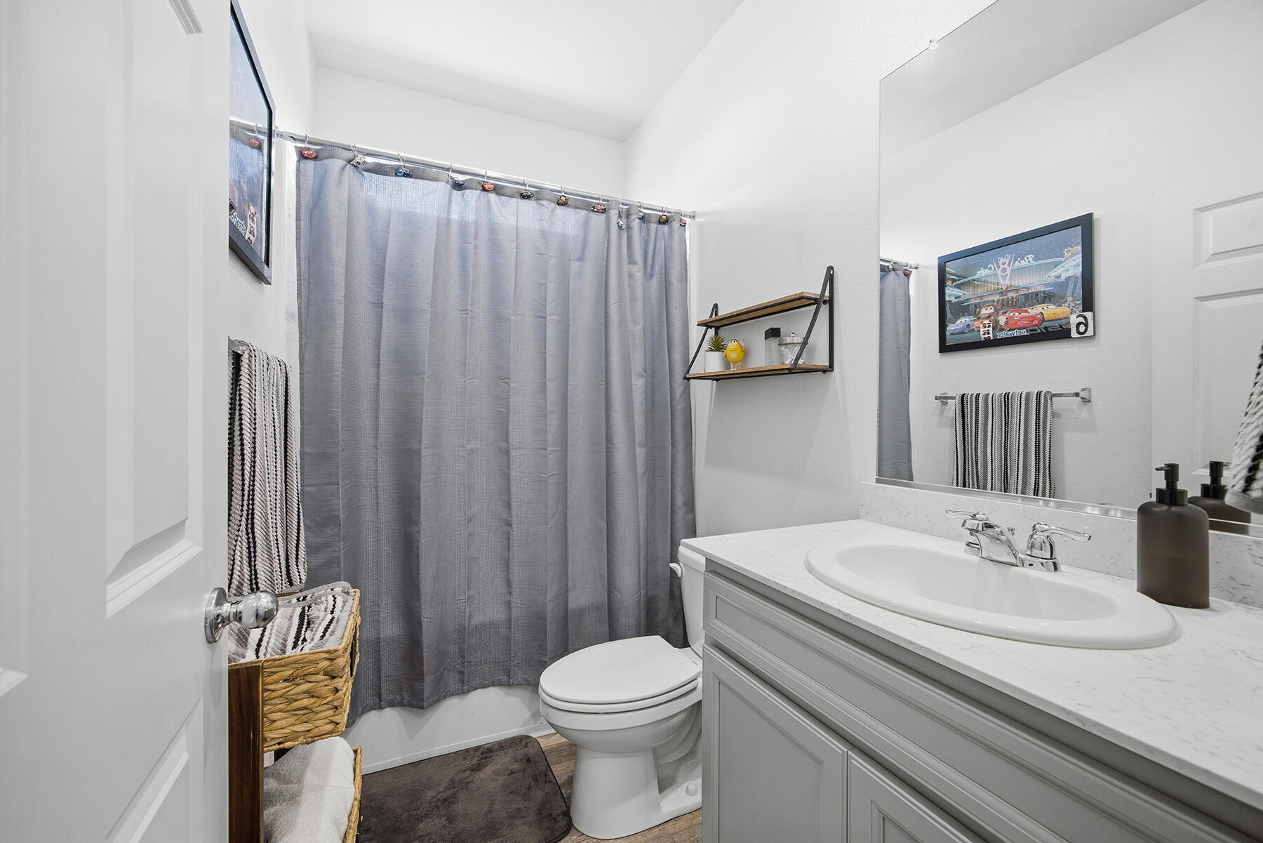 3623 E Seeger Ave, Visalia, CA 93292