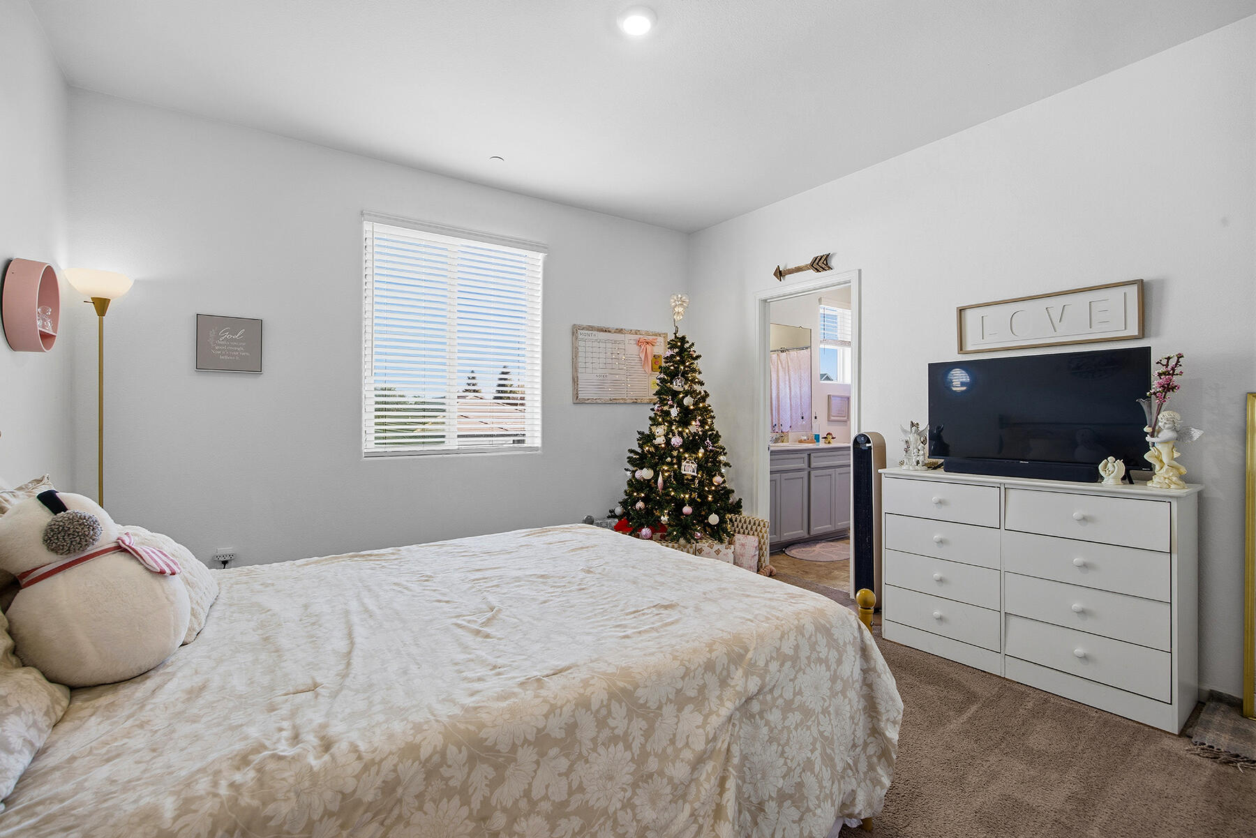 3623 E Seeger Ave, Visalia, CA 93292