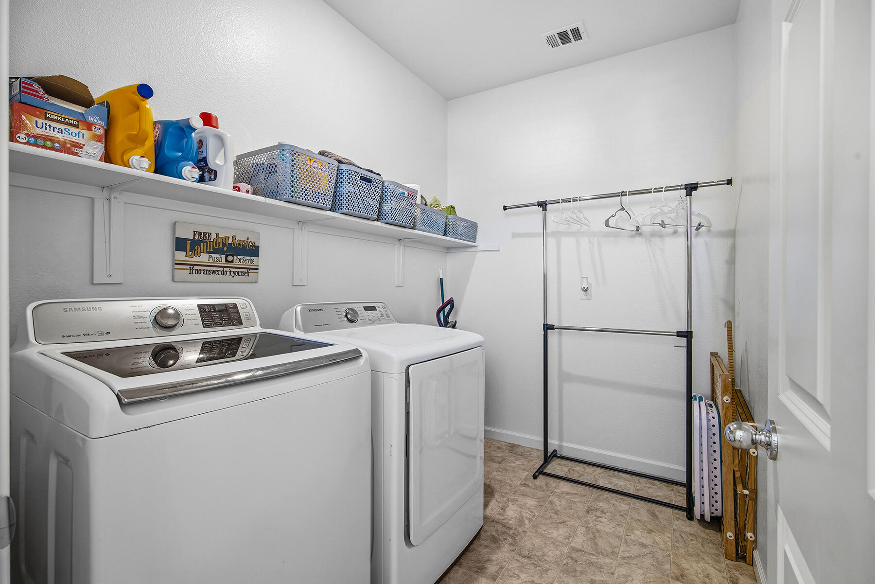 3623 E Seeger Ave, Visalia, CA 93292