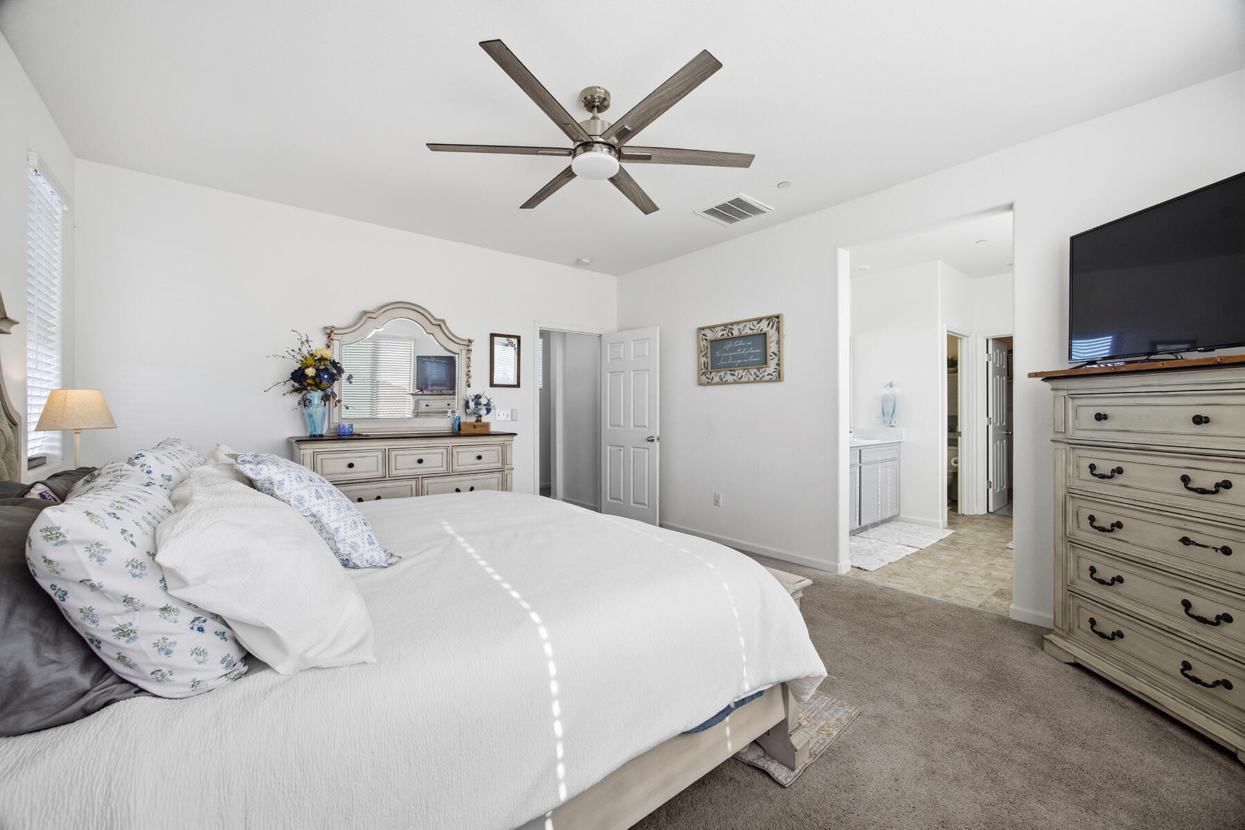 3623 E Seeger Ave, Visalia, CA 93292