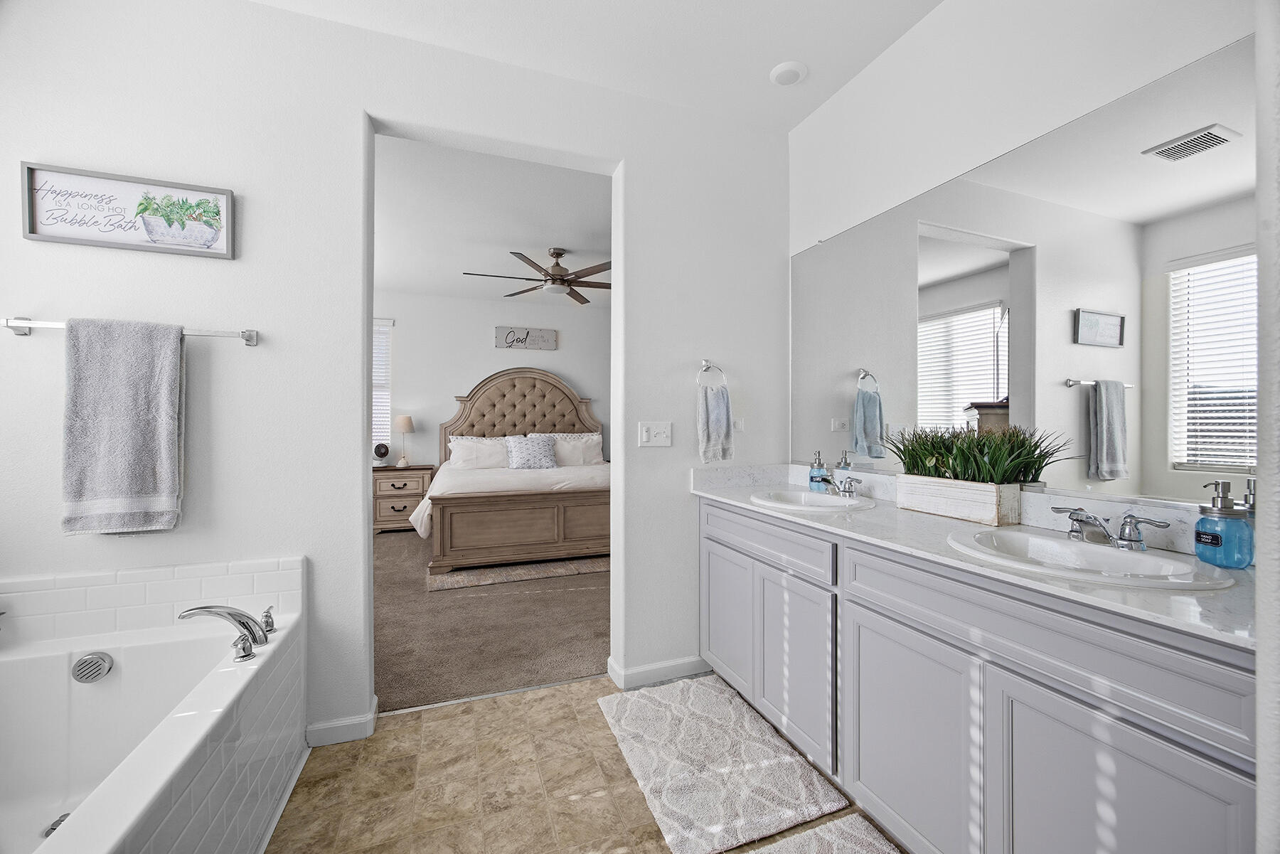 3623 E Seeger Ave, Visalia, CA 93292