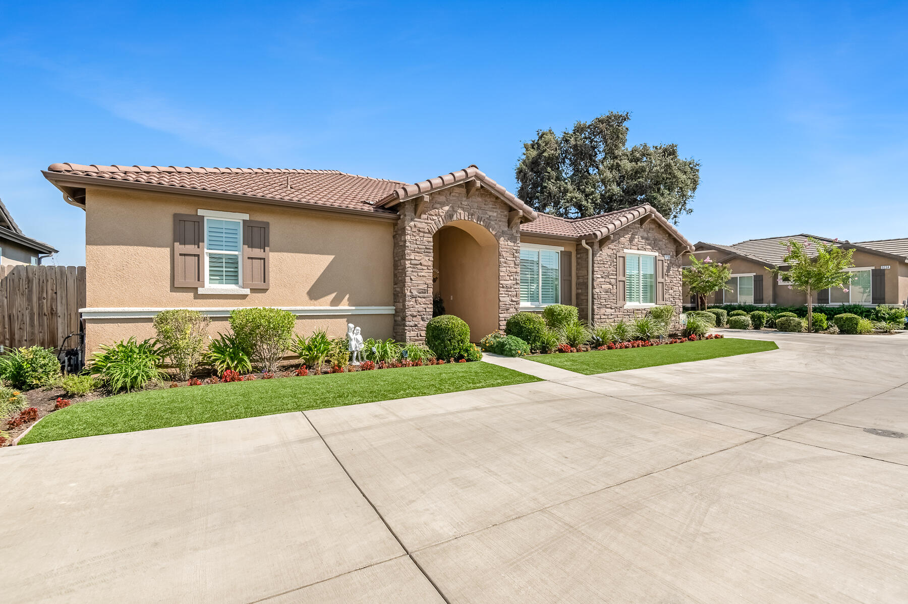 3238 N Rova Ct, Visalia, CA 93291