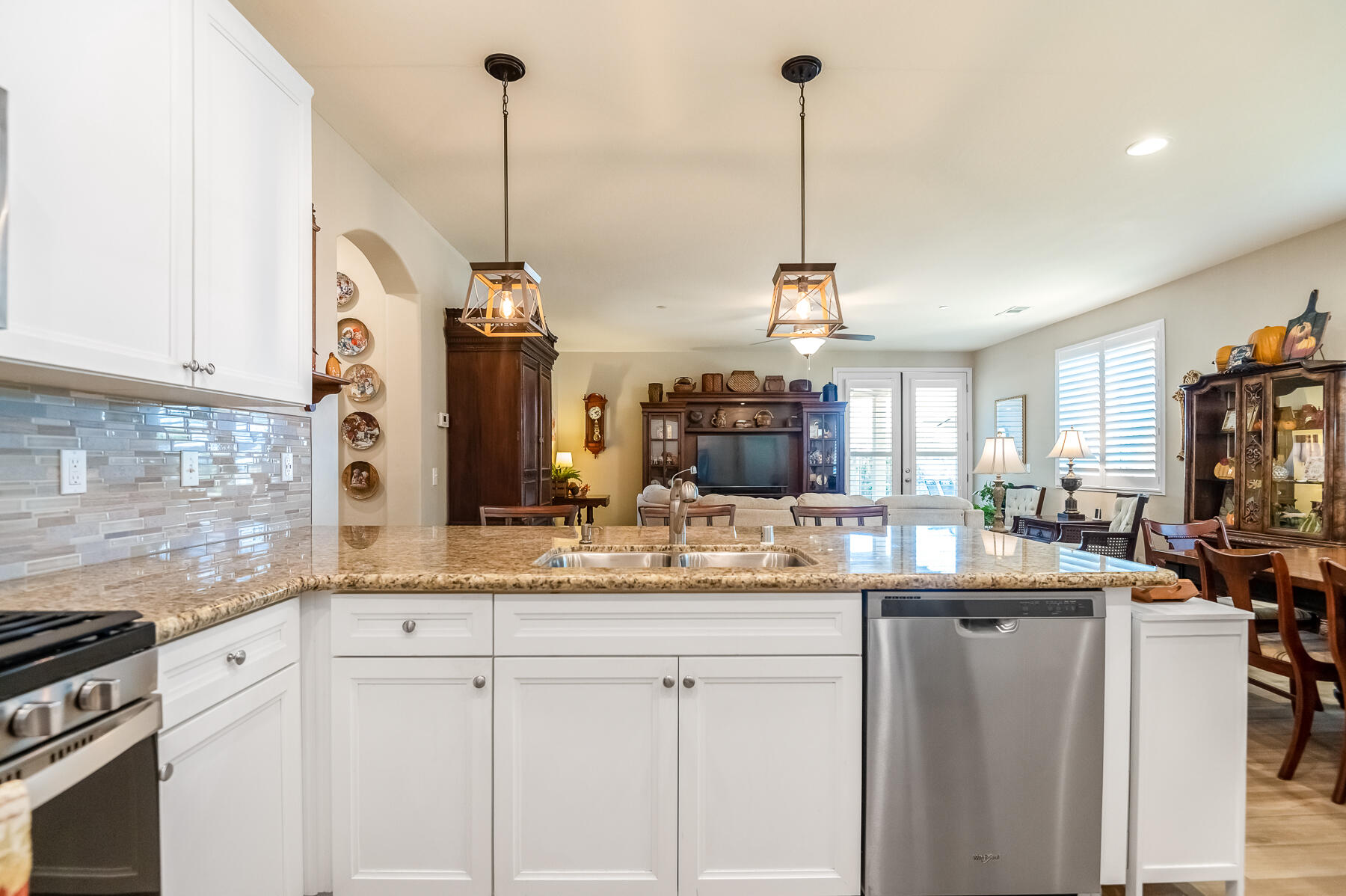 3238 N Rova Ct, Visalia, CA 93291