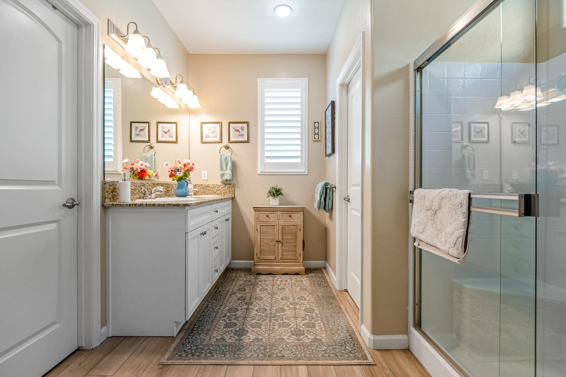 3238 N Rova Ct, Visalia, CA 93291