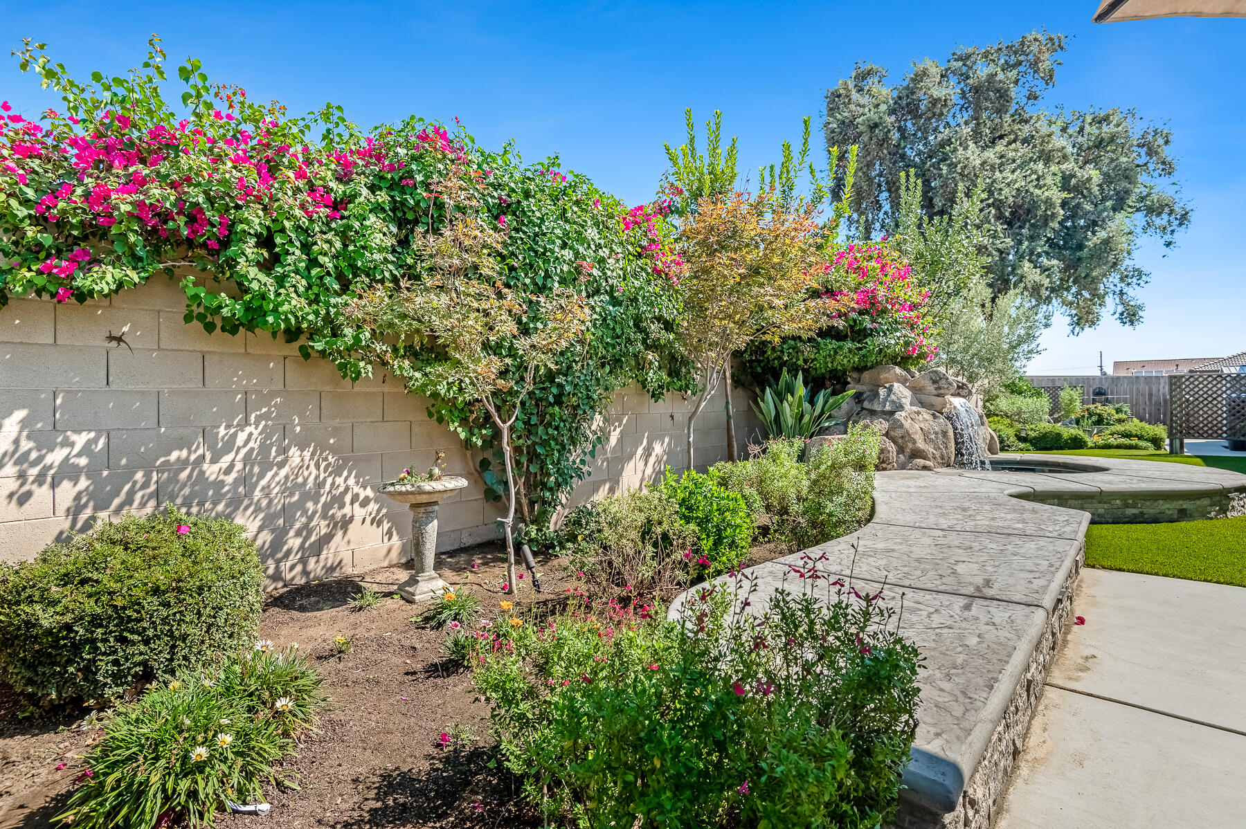 3238 N Rova Ct, Visalia, CA 93291